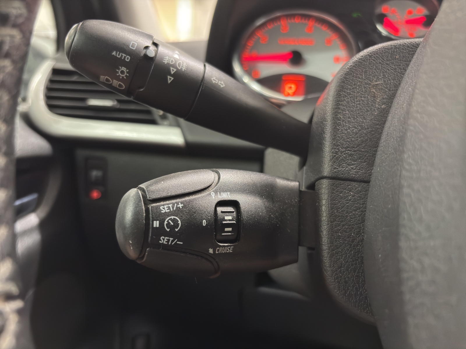PEUGEOT 207 SW 1.6 16V Trendy Automatic-image-22