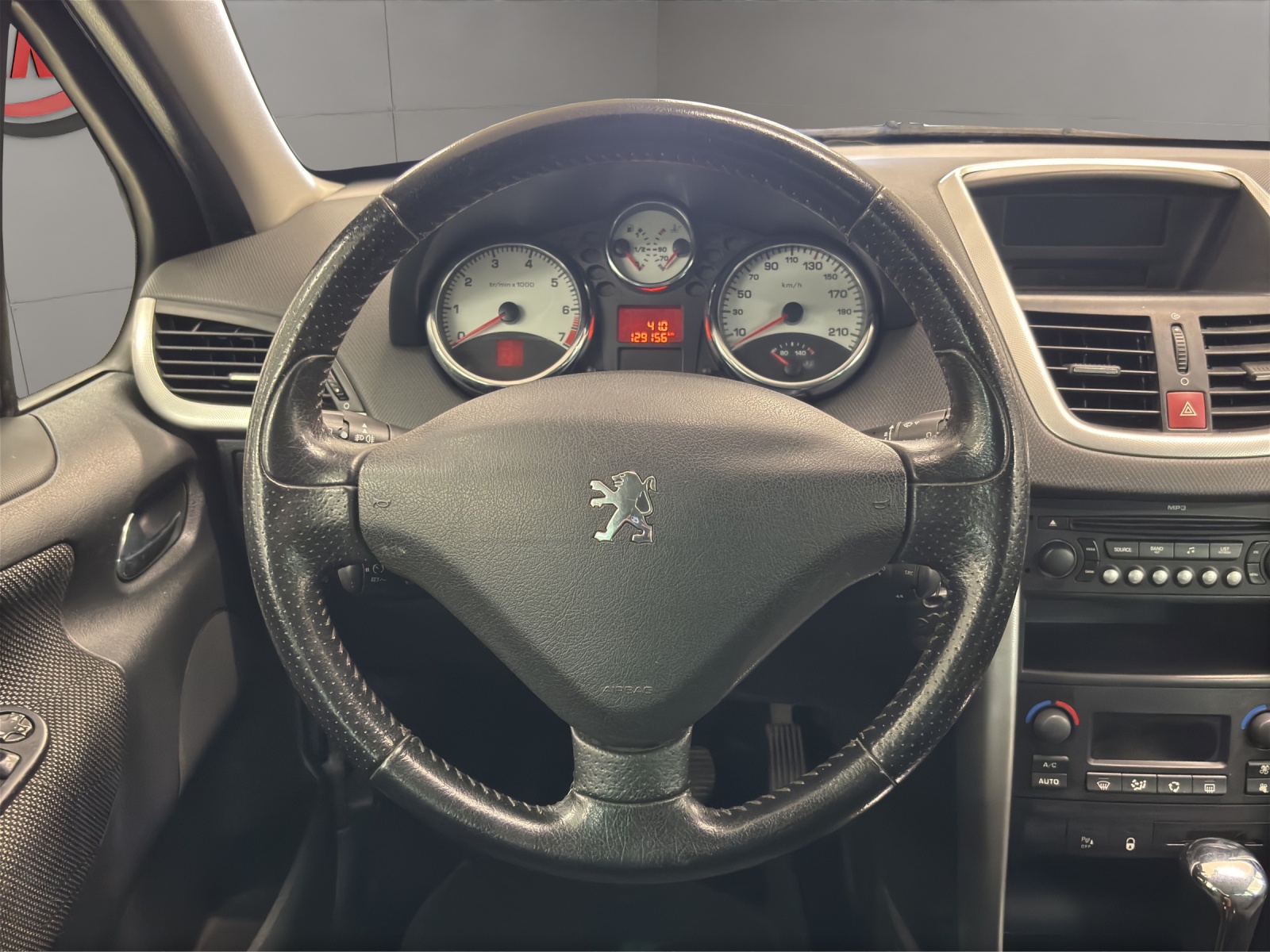 PEUGEOT 207 SW 1.6 16V Trendy Automatic-image-9