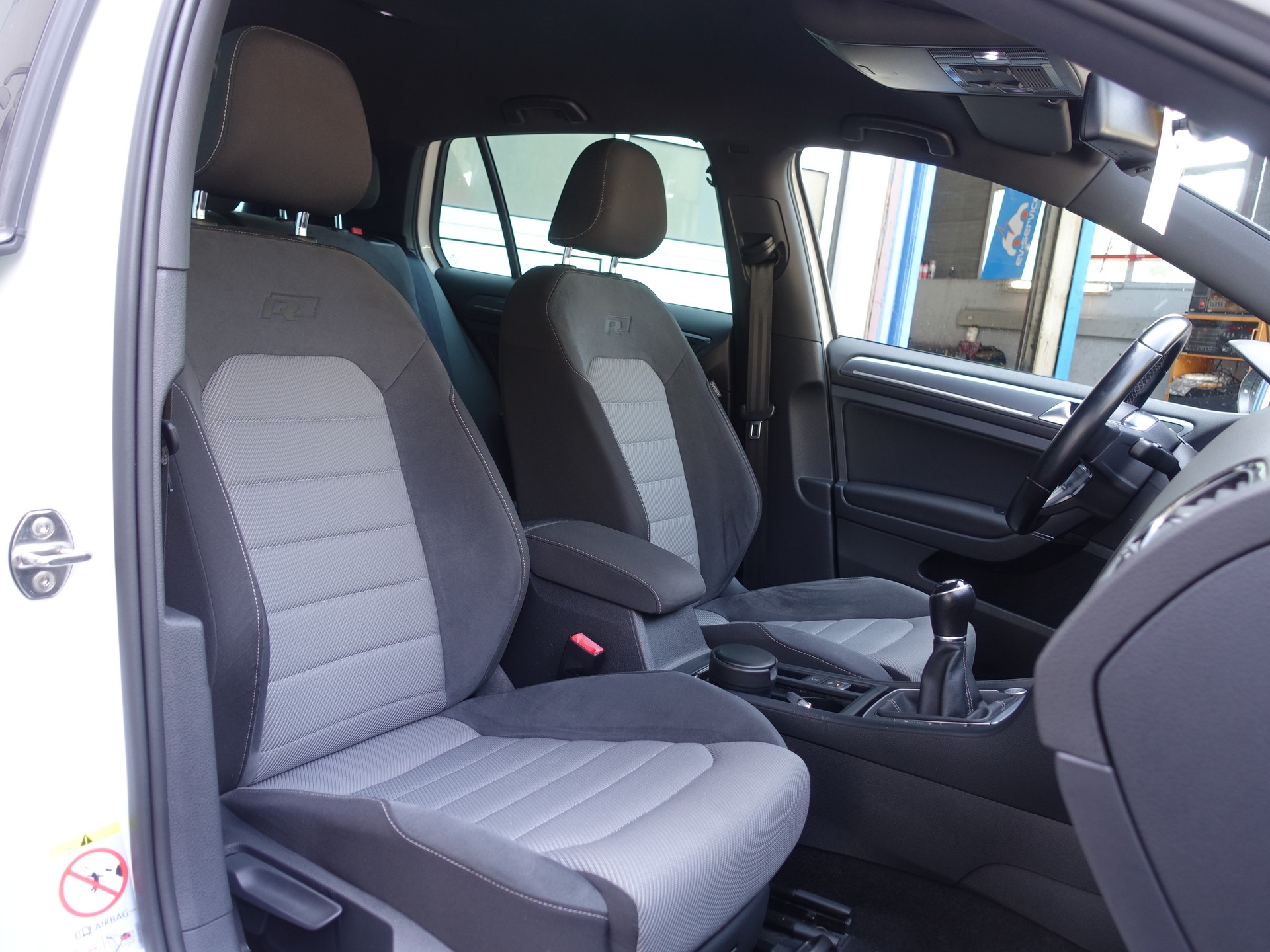 VW Golf 1.4 TSI R-Line Design-image-8