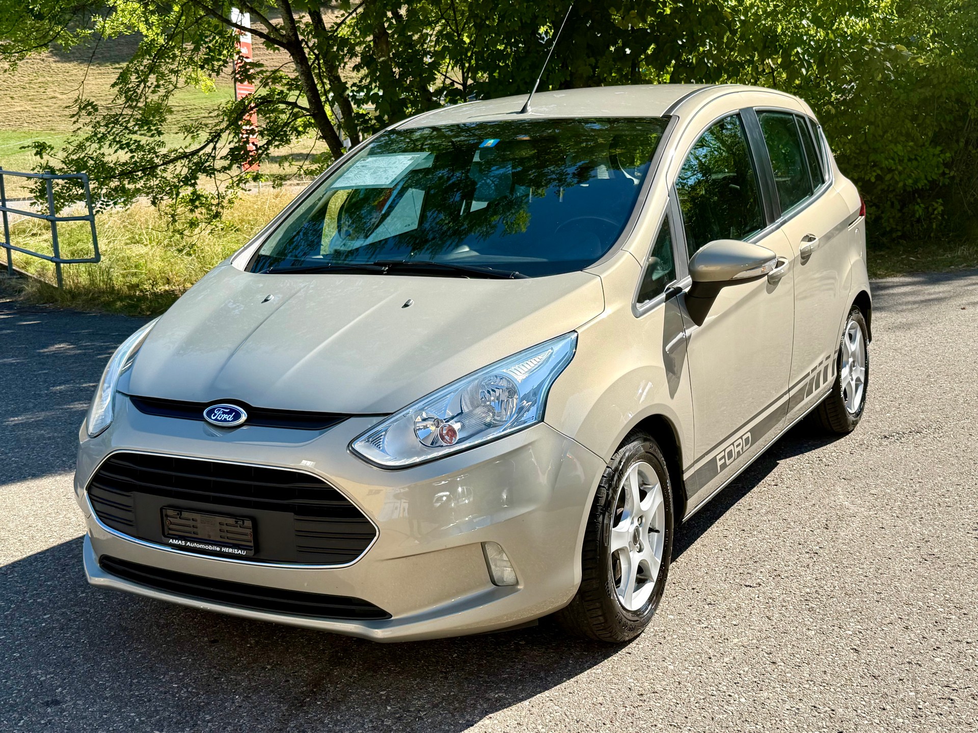 FORD B-Max 1.6 Ti-VCT Trend PowerShift-image-0