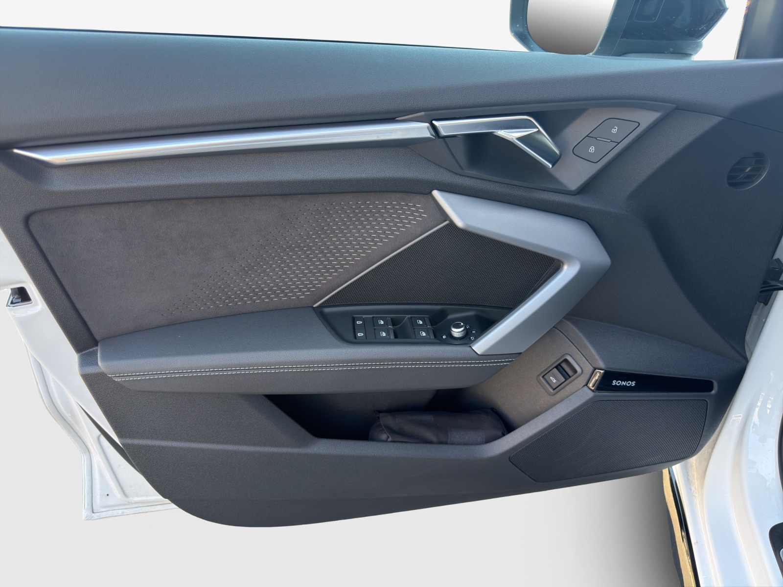 AUDI S3 Sportback TFSI quattro S-tronic-image-14