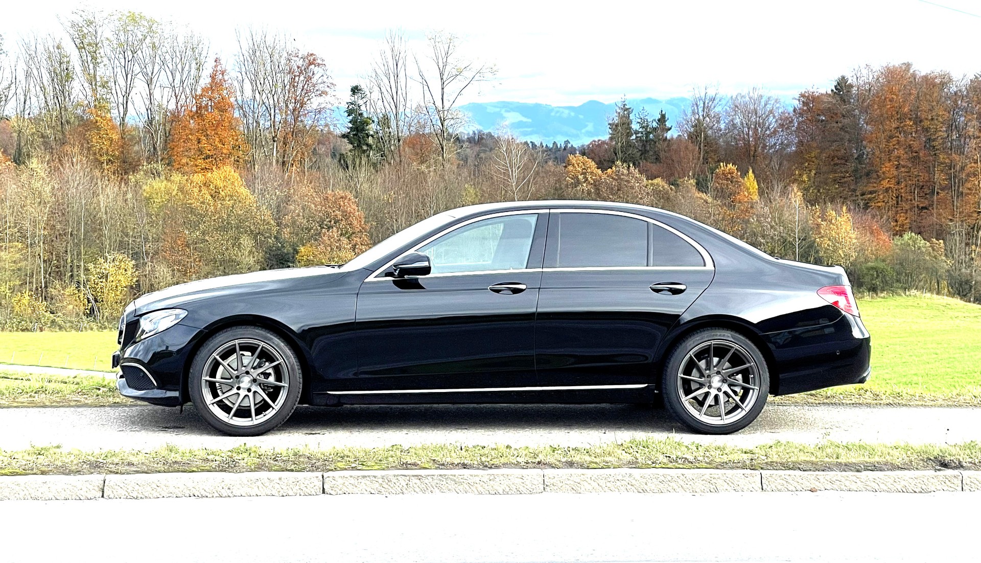 MERCEDES-BENZ E 200 Avantgarde 9G-Tronic-image-1
