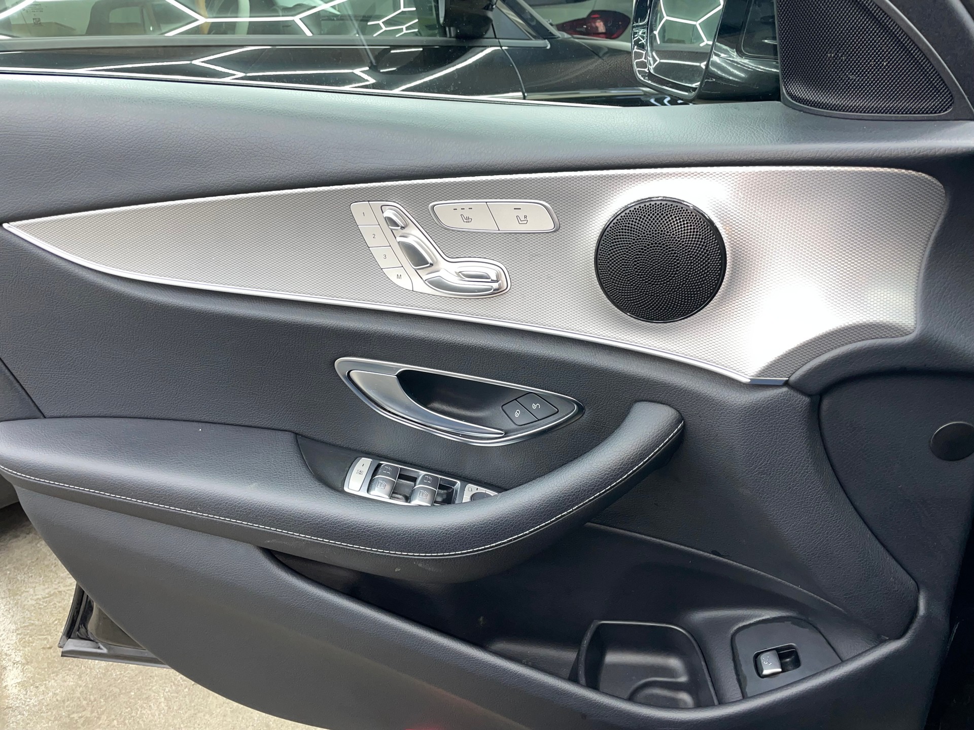 MERCEDES-BENZ E 200 Avantgarde 9G-Tronic-image-6