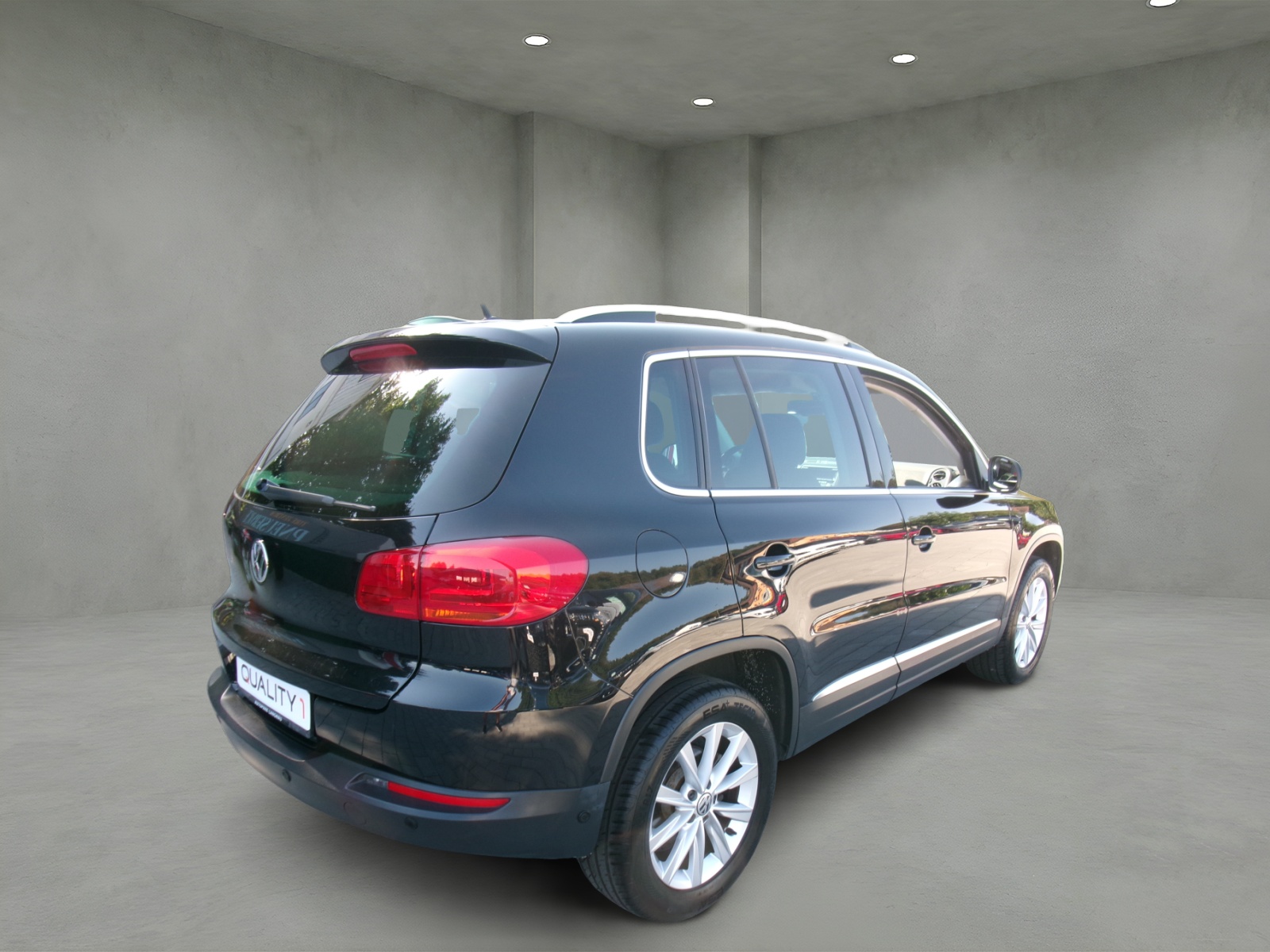 VW Tiguan 2.0 TDI BlueMotion Sport&Style 4Motion-image-3