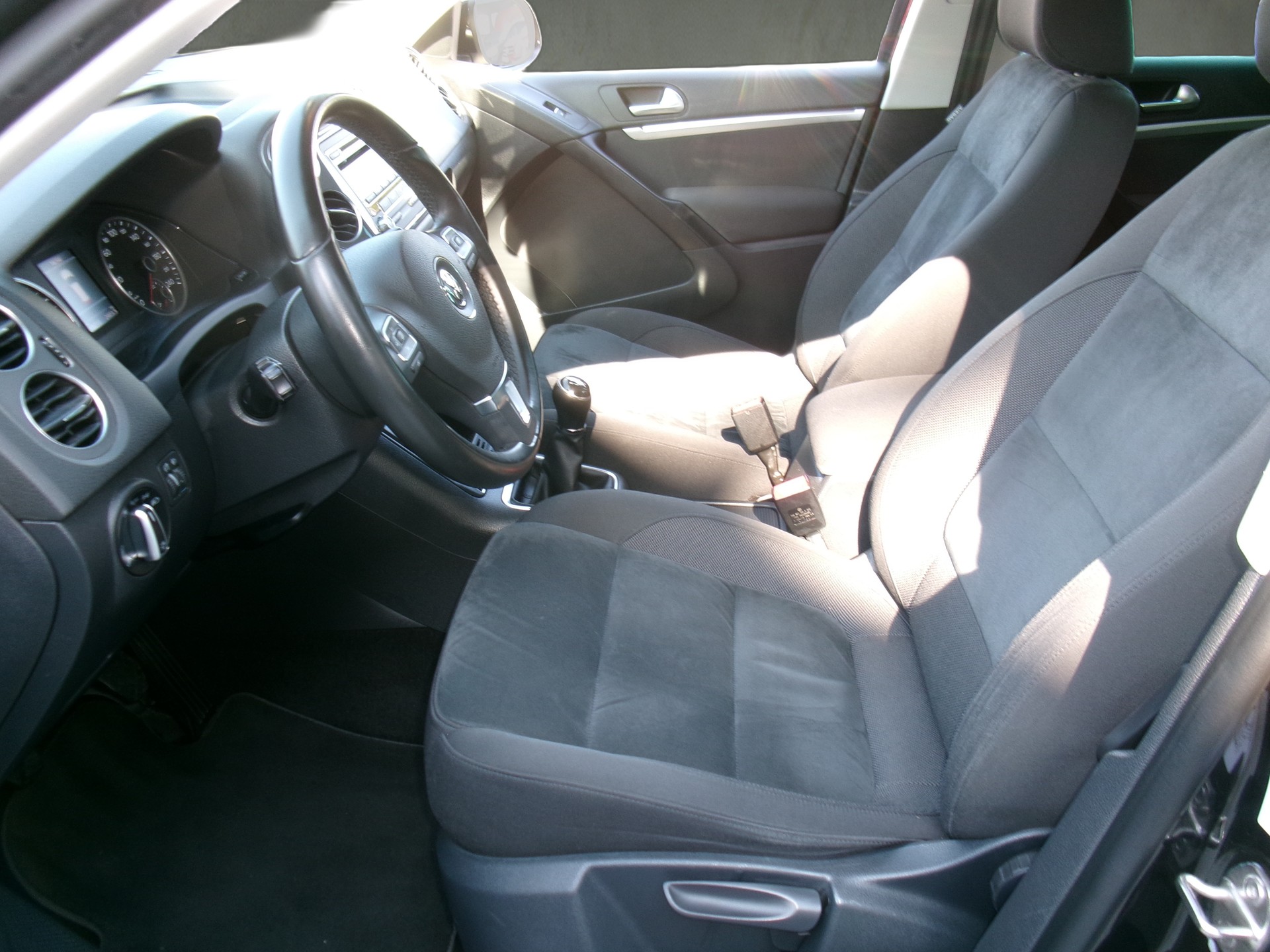 VW Tiguan 2.0 TDI BlueMotion Sport&Style 4Motion-image-4