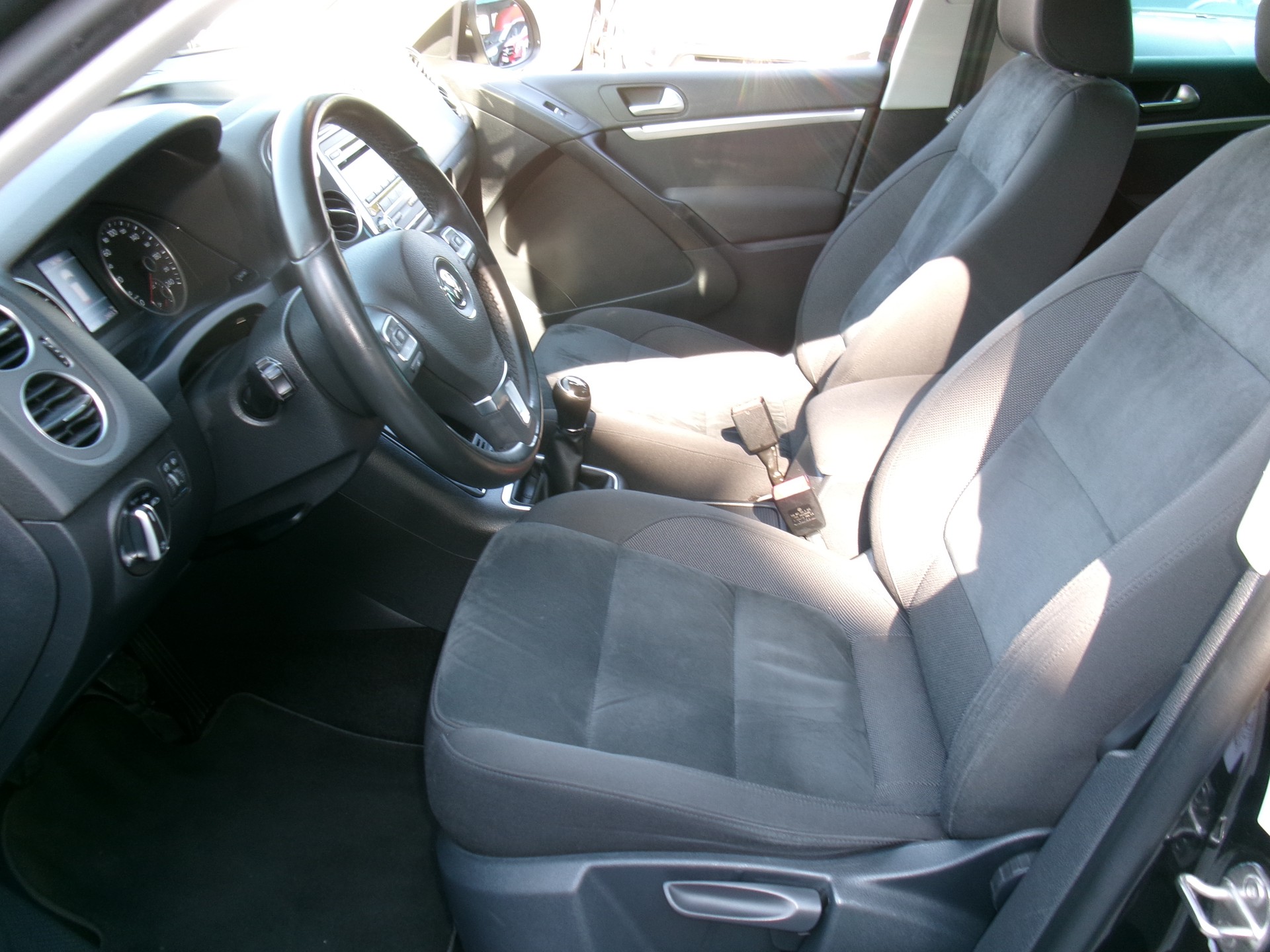 VW Tiguan 2.0 TDI BlueMotion Sport&Style 4Motion-image-4