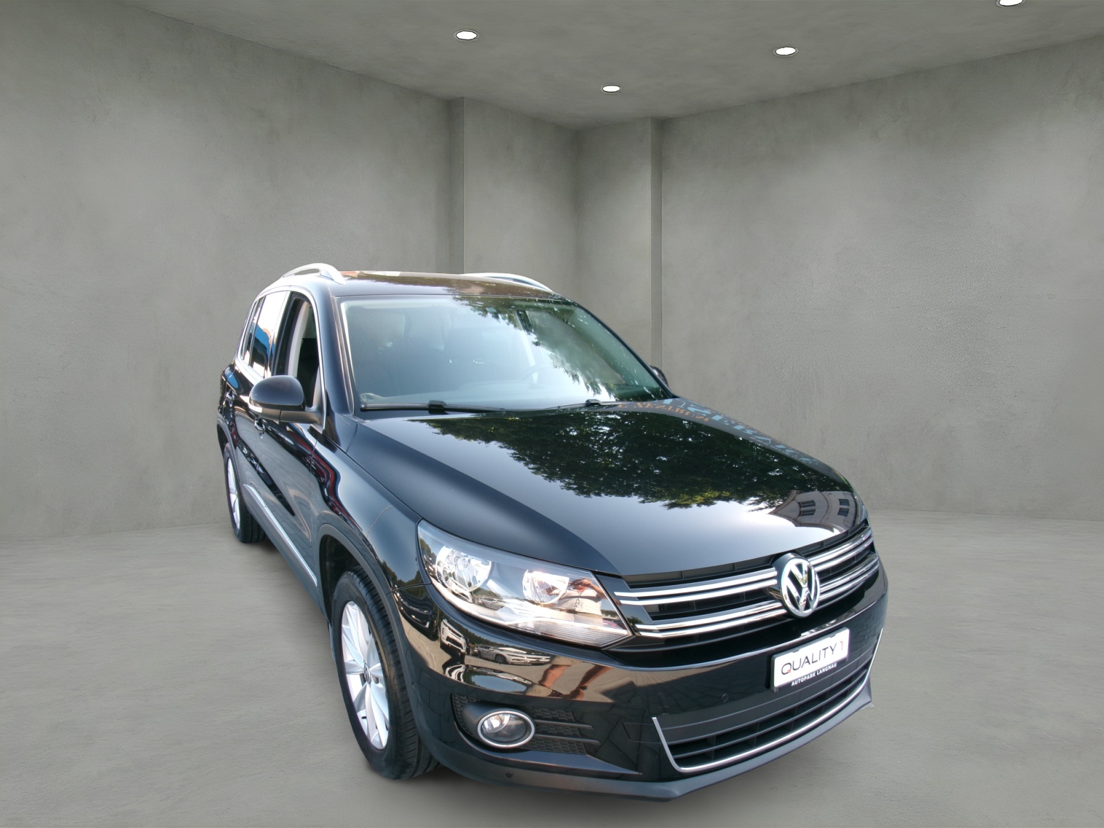 VW Tiguan 2.0 TDI BlueMotion Sport&Style 4Motion-image-1