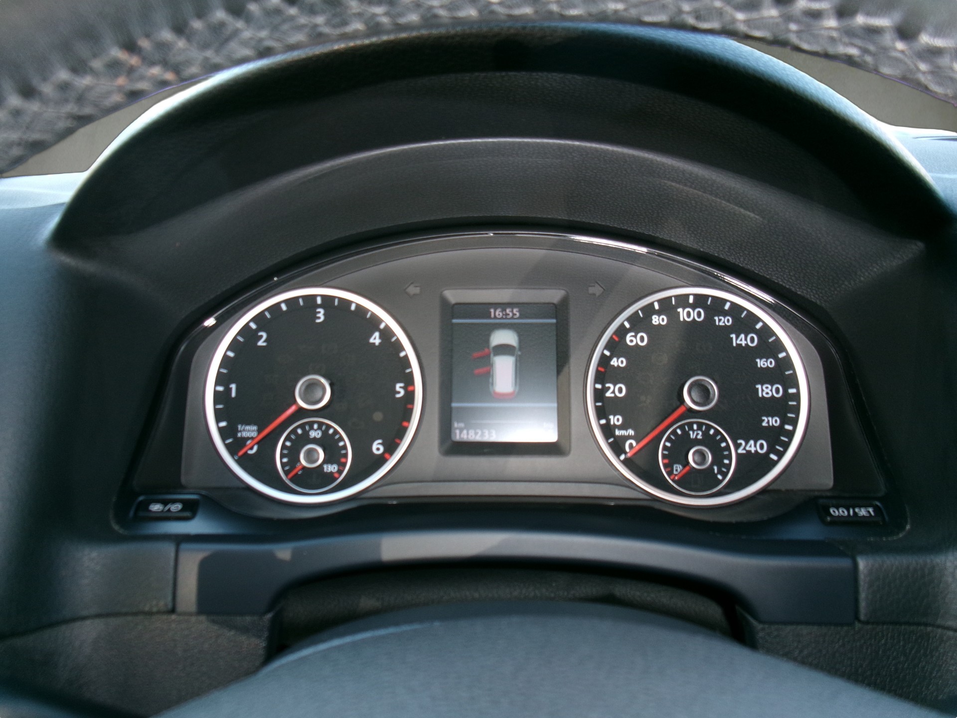 VW Tiguan 2.0 TDI BlueMotion Sport&Style 4Motion-image-7