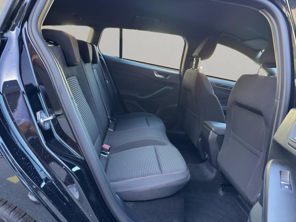 FORD Focus Station Wagon 1.0i EcoB Hybrid 155 ST-Line-image-9