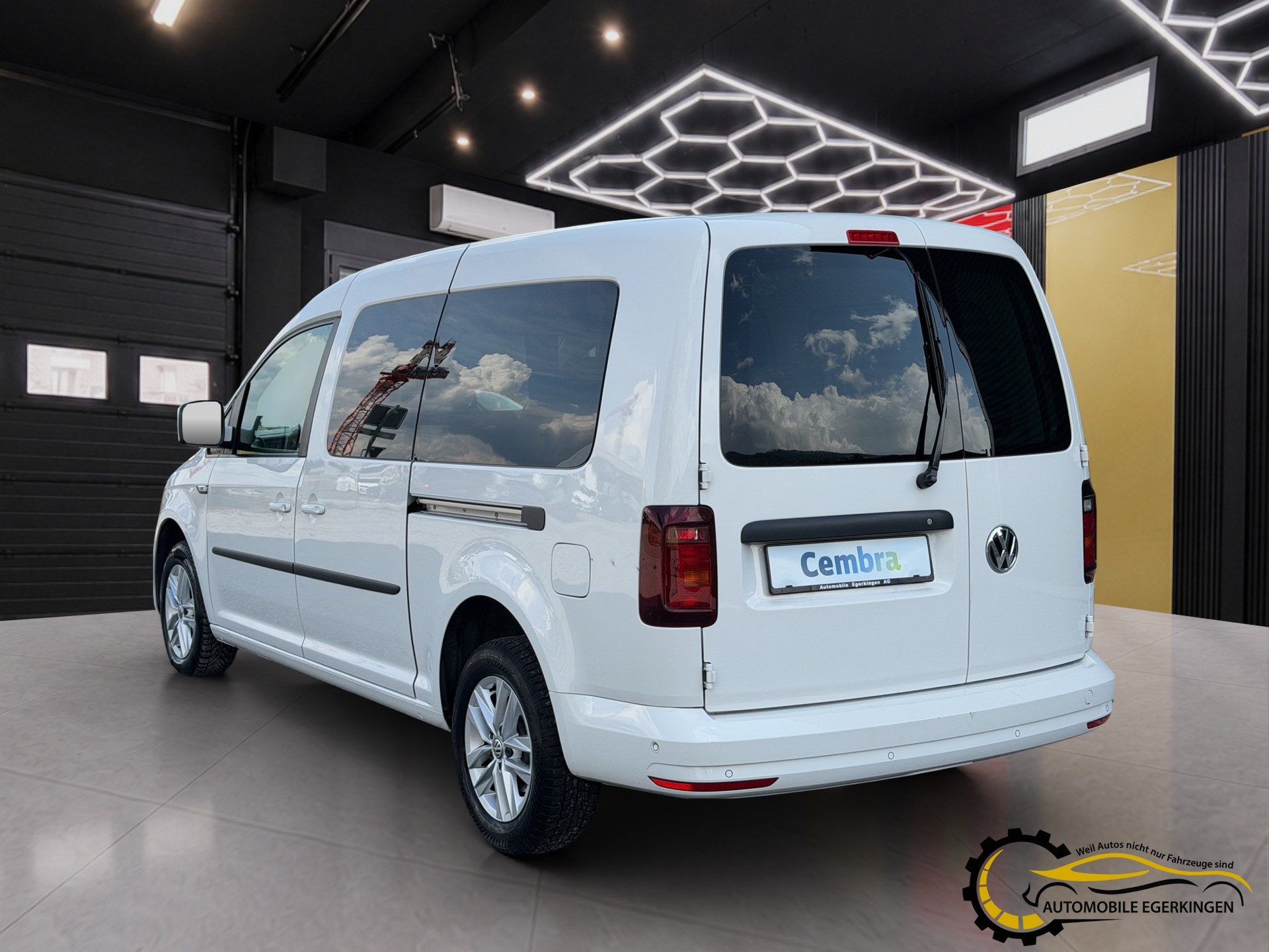 VW Caddy Maxi 2.0TDI BlueMotion Technology DSG-image-6