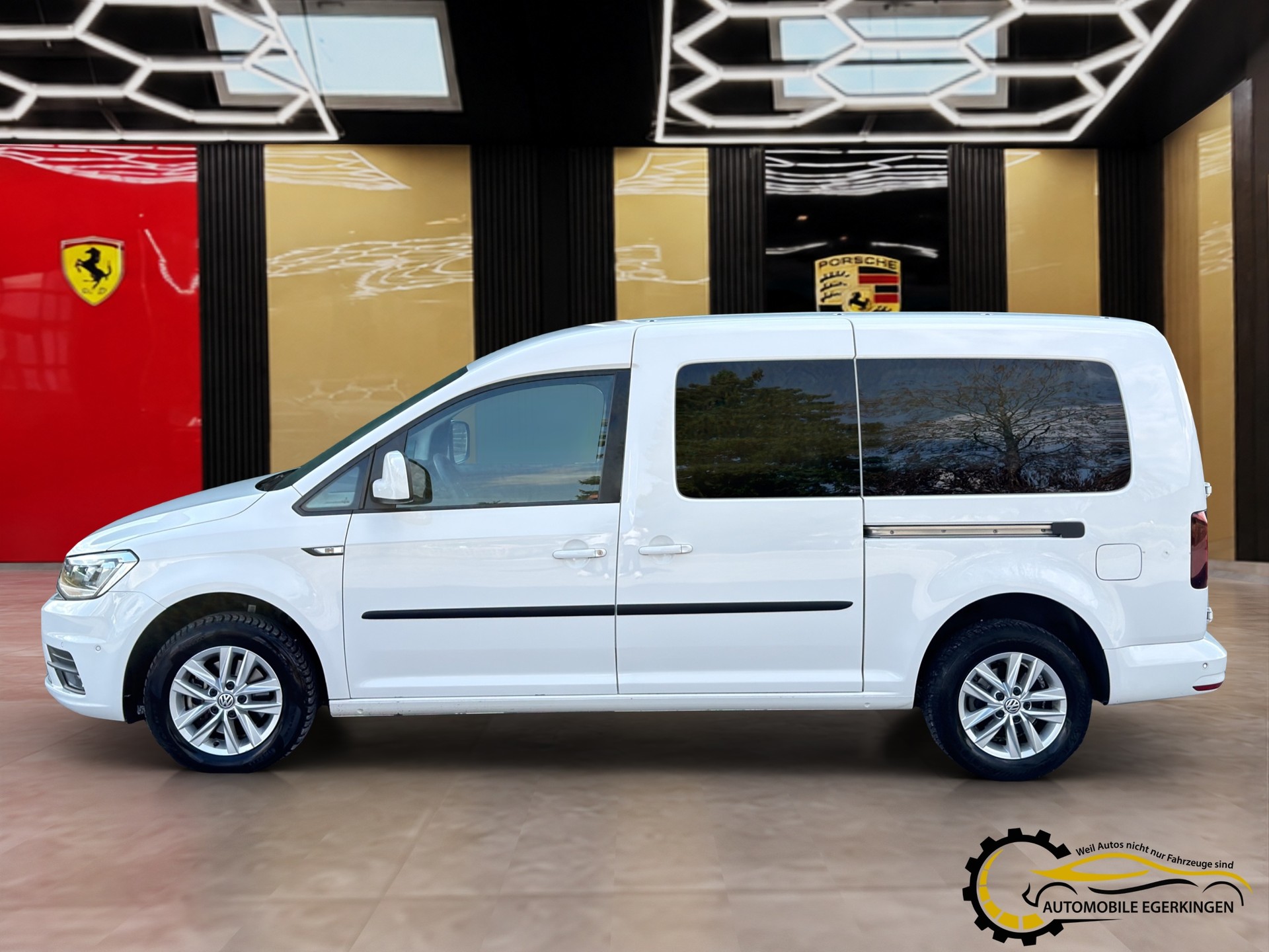 VW Caddy Maxi 2.0TDI BlueMotion Technology DSG-image-7