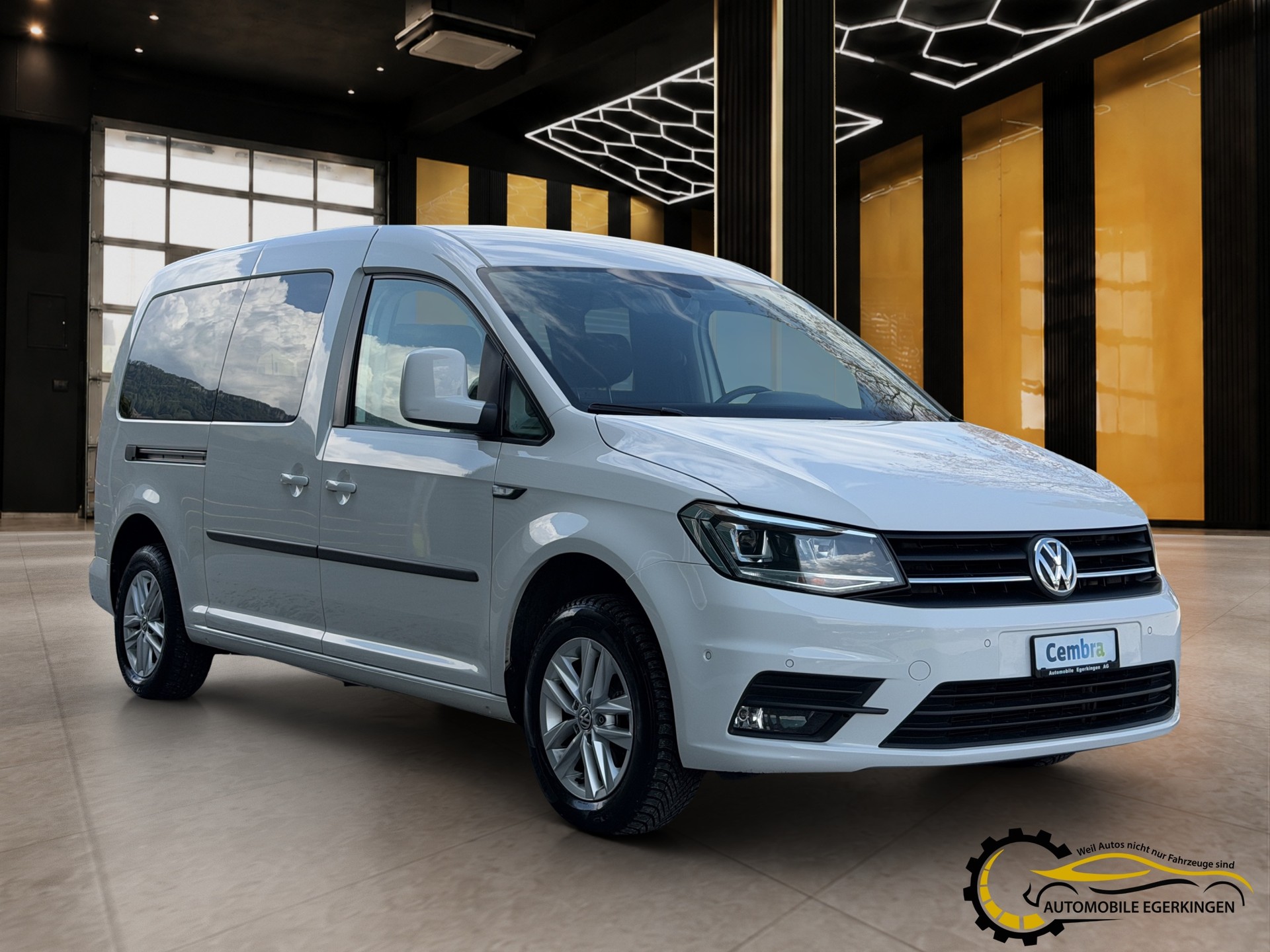 VW Caddy Maxi 2.0TDI BlueMotion Technology DSG-image-2