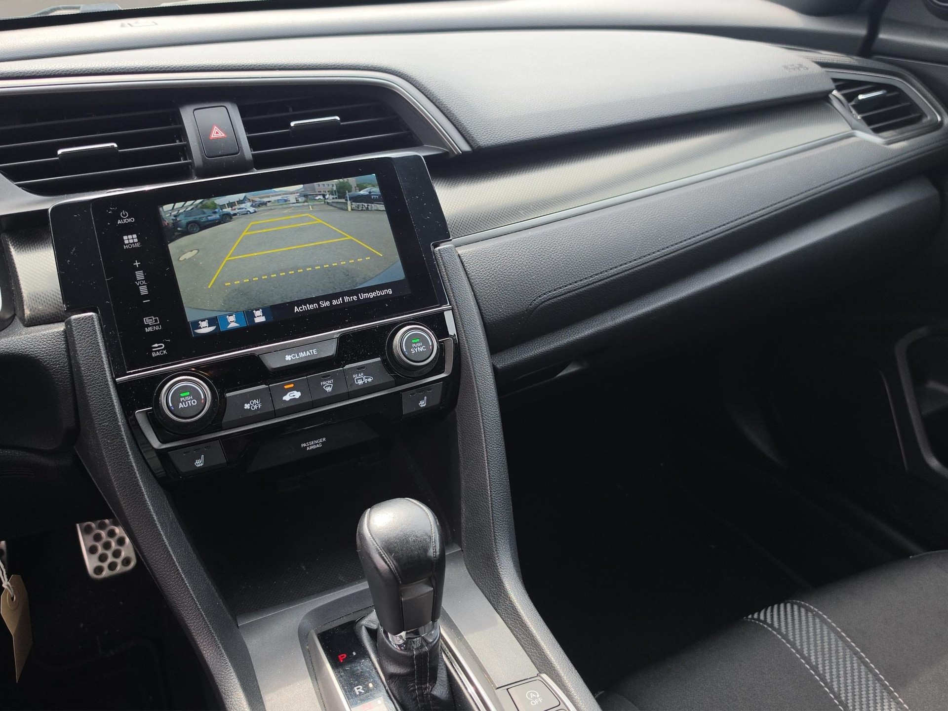 HONDA Civic 1.0 VTEC Turbo Elegance-image-9