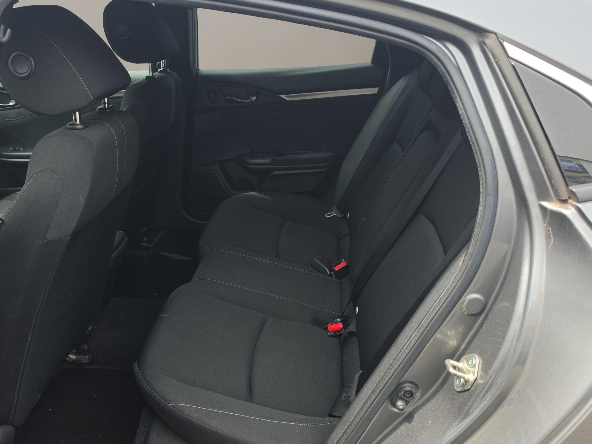 HONDA Civic 1.0 VTEC Turbo Elegance-image-11