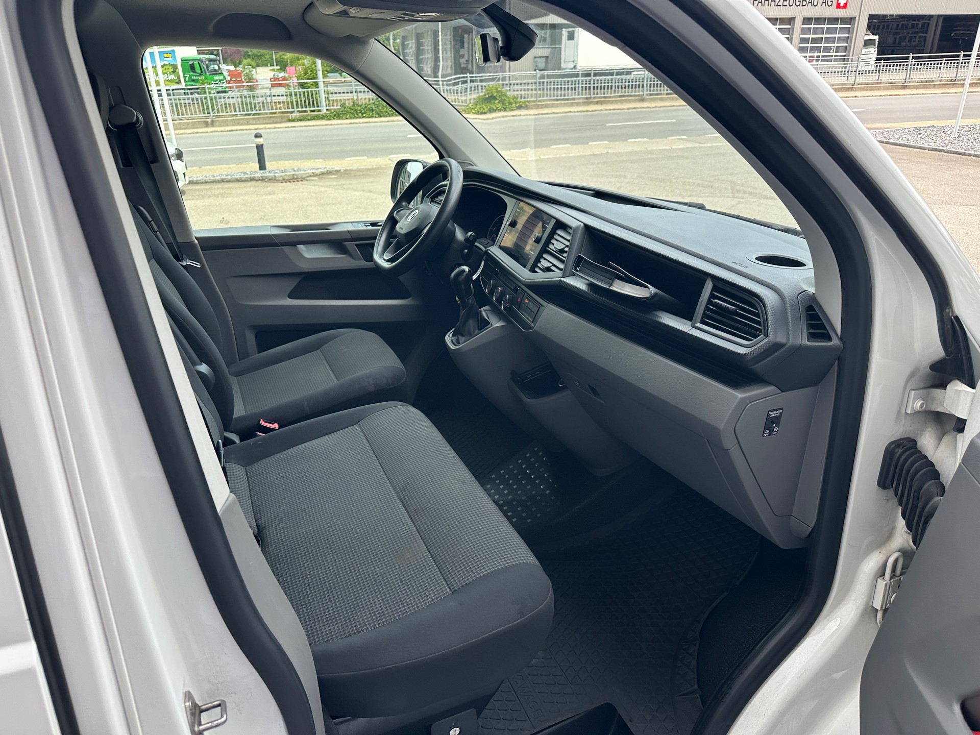 VW T6.1 2.0 TDI DSG 3000-image-10