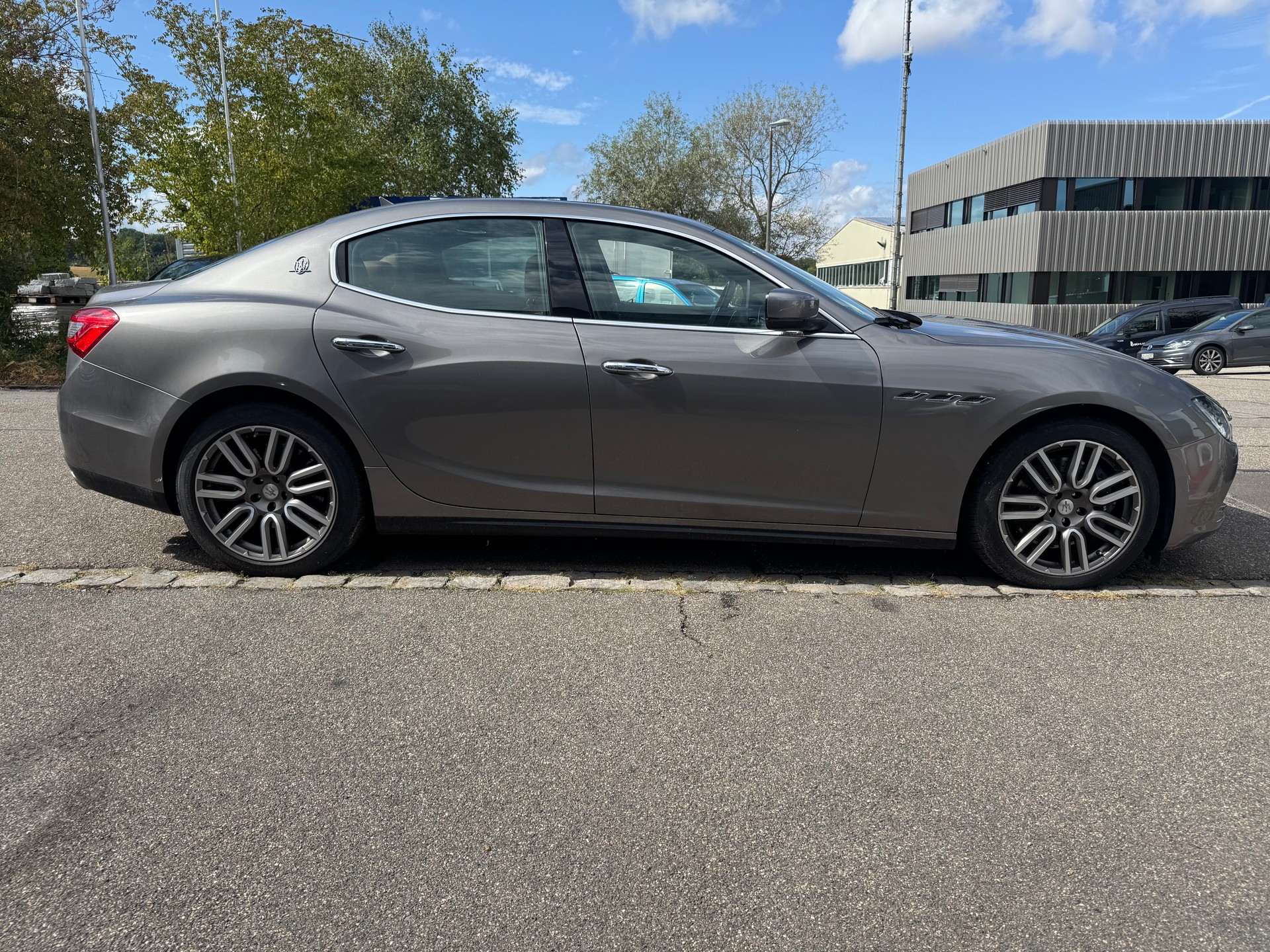 MASERATI GHIBLI-image-2