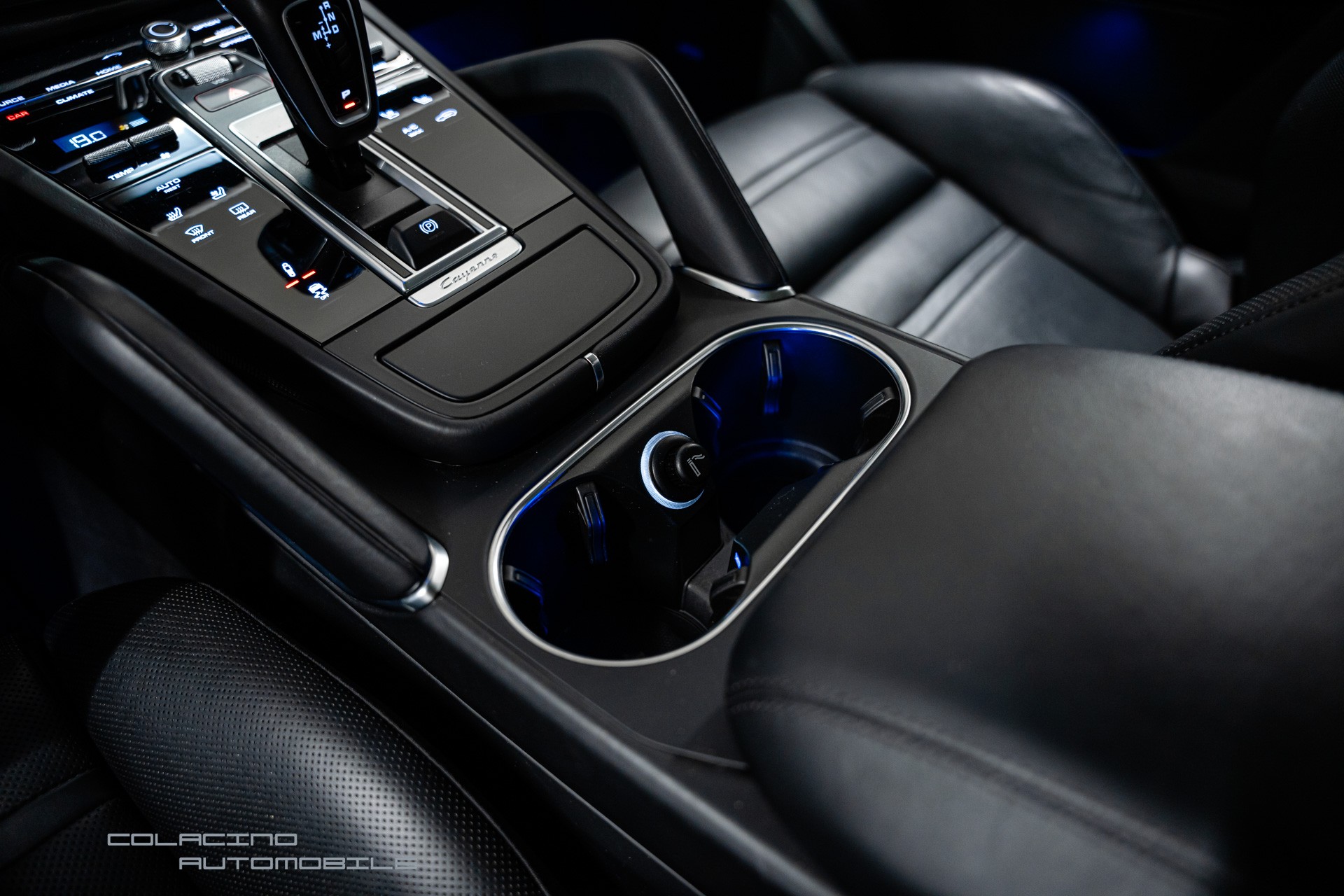 PORSCHE Cayenne Turbo-image-30