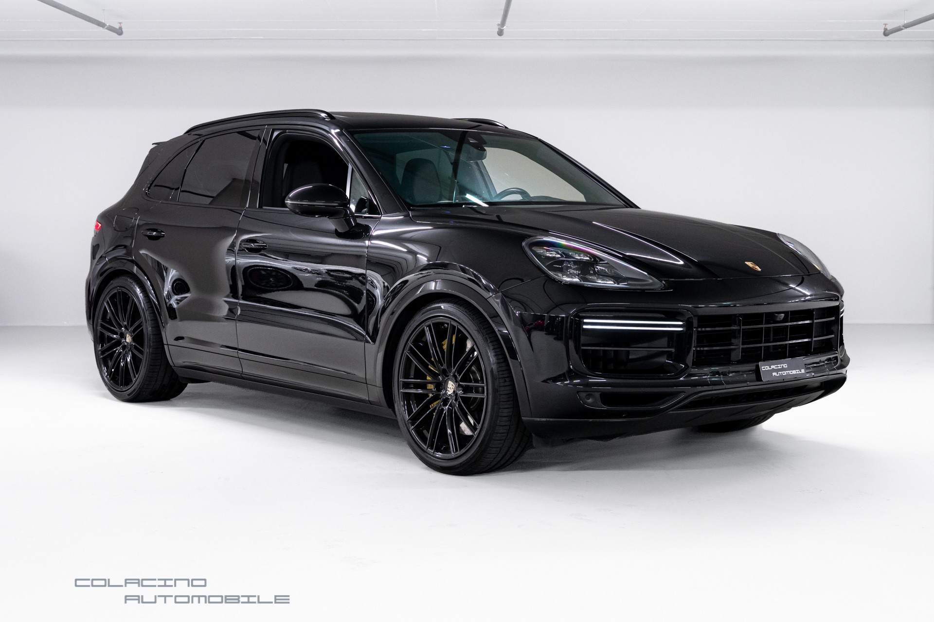 PORSCHE Cayenne Turbo-image-2