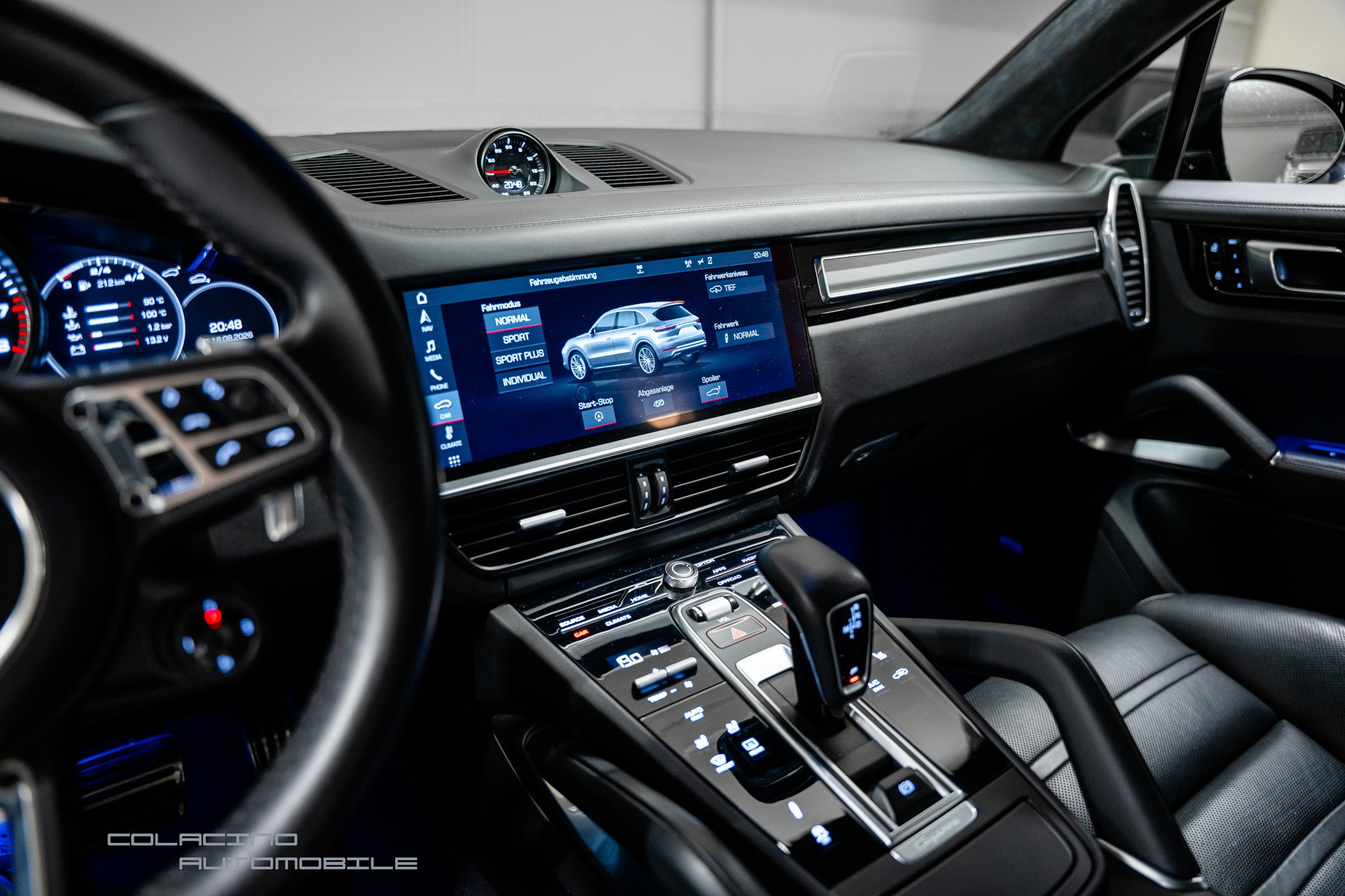 PORSCHE Cayenne Turbo-image-23