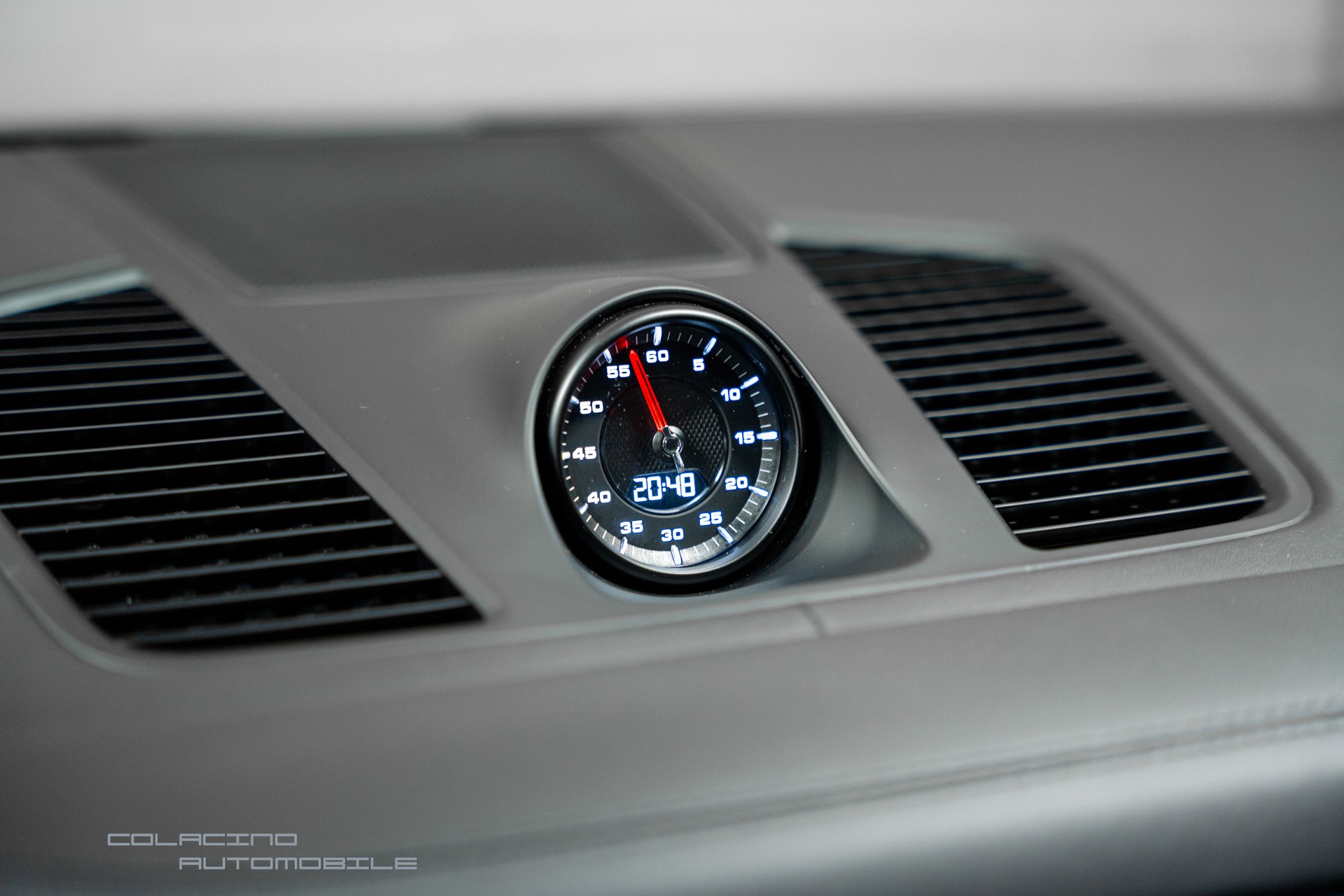 PORSCHE Cayenne Turbo-image-26