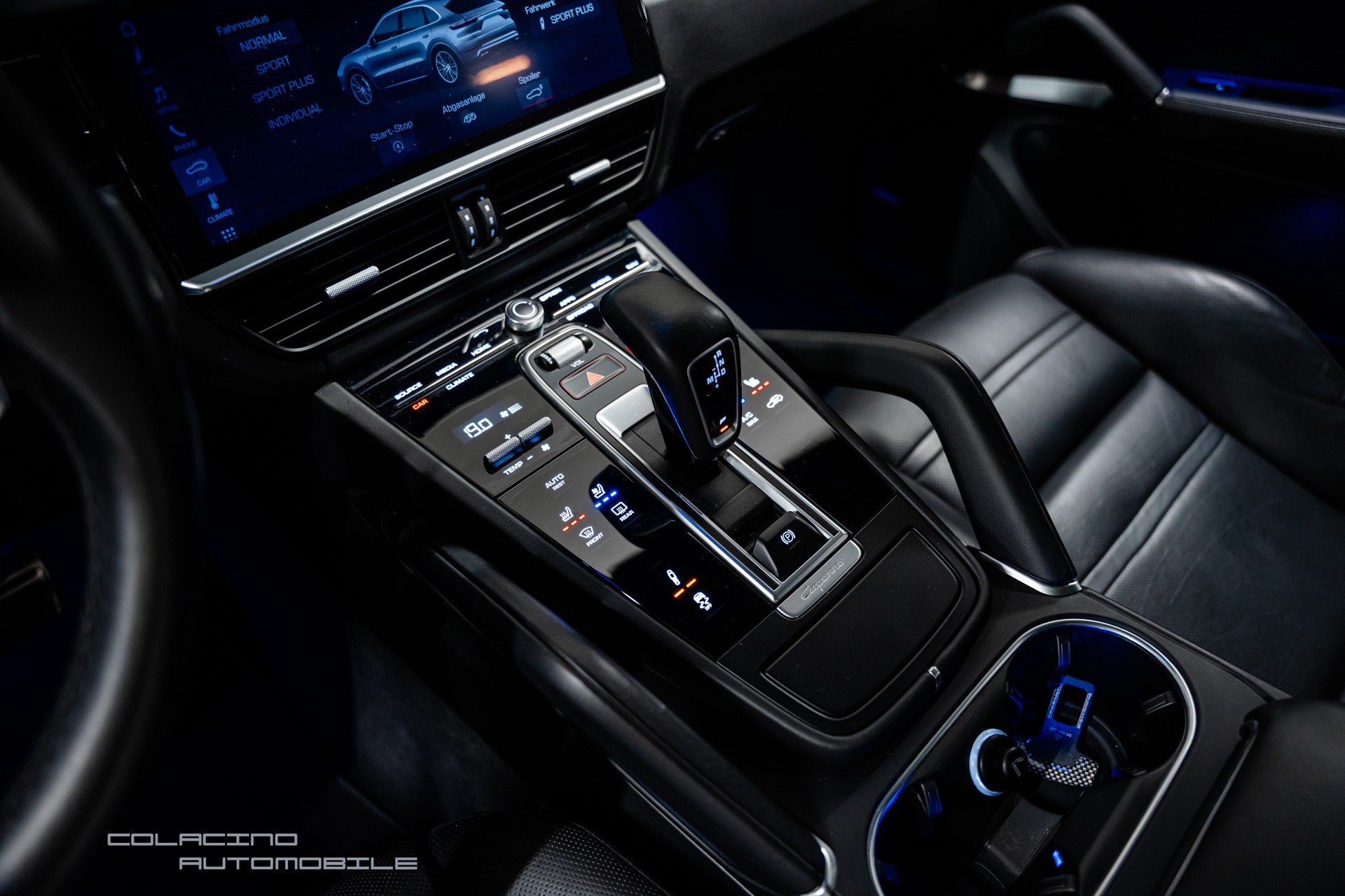 PORSCHE Cayenne Turbo-image-27