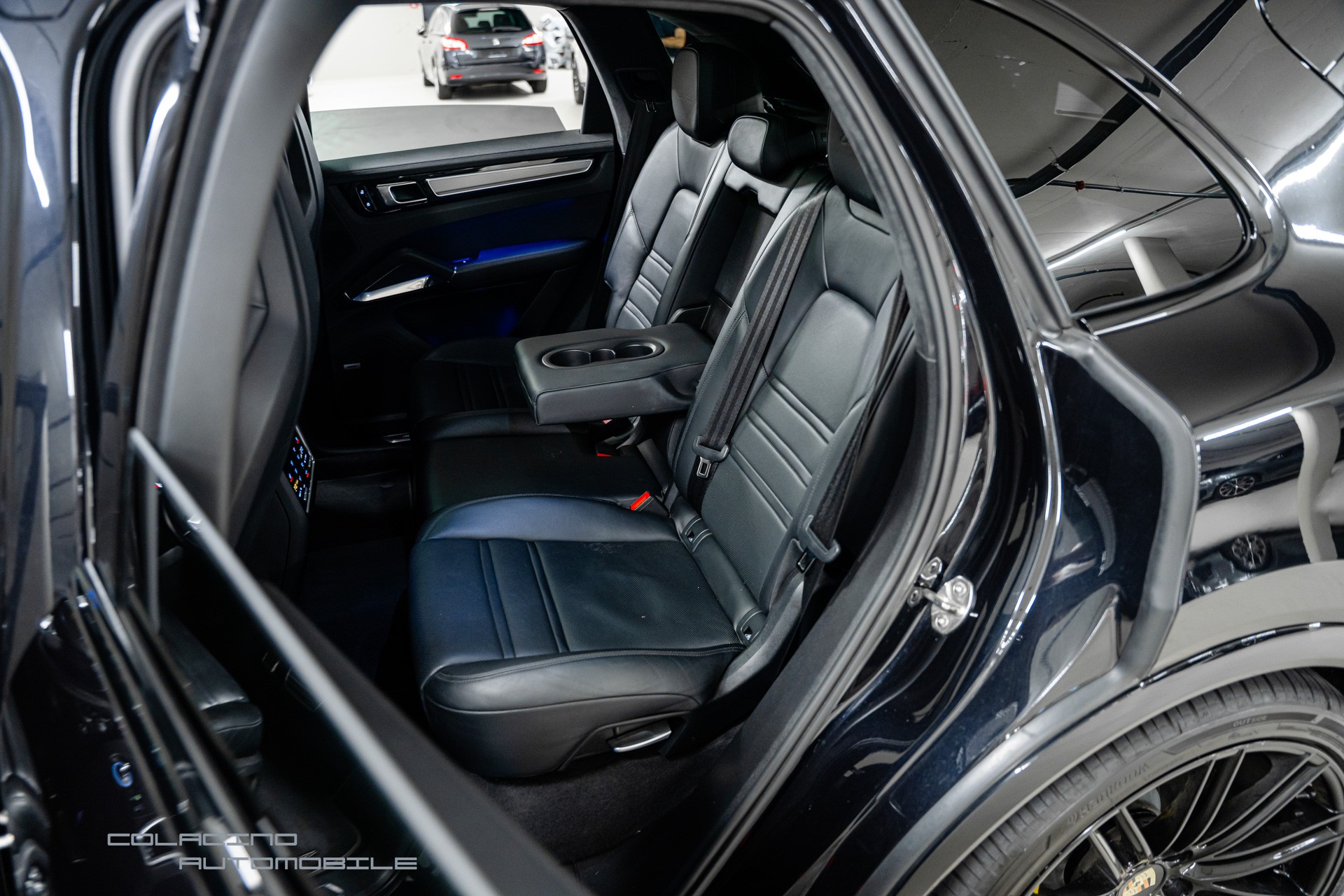 PORSCHE Cayenne Turbo-image-16