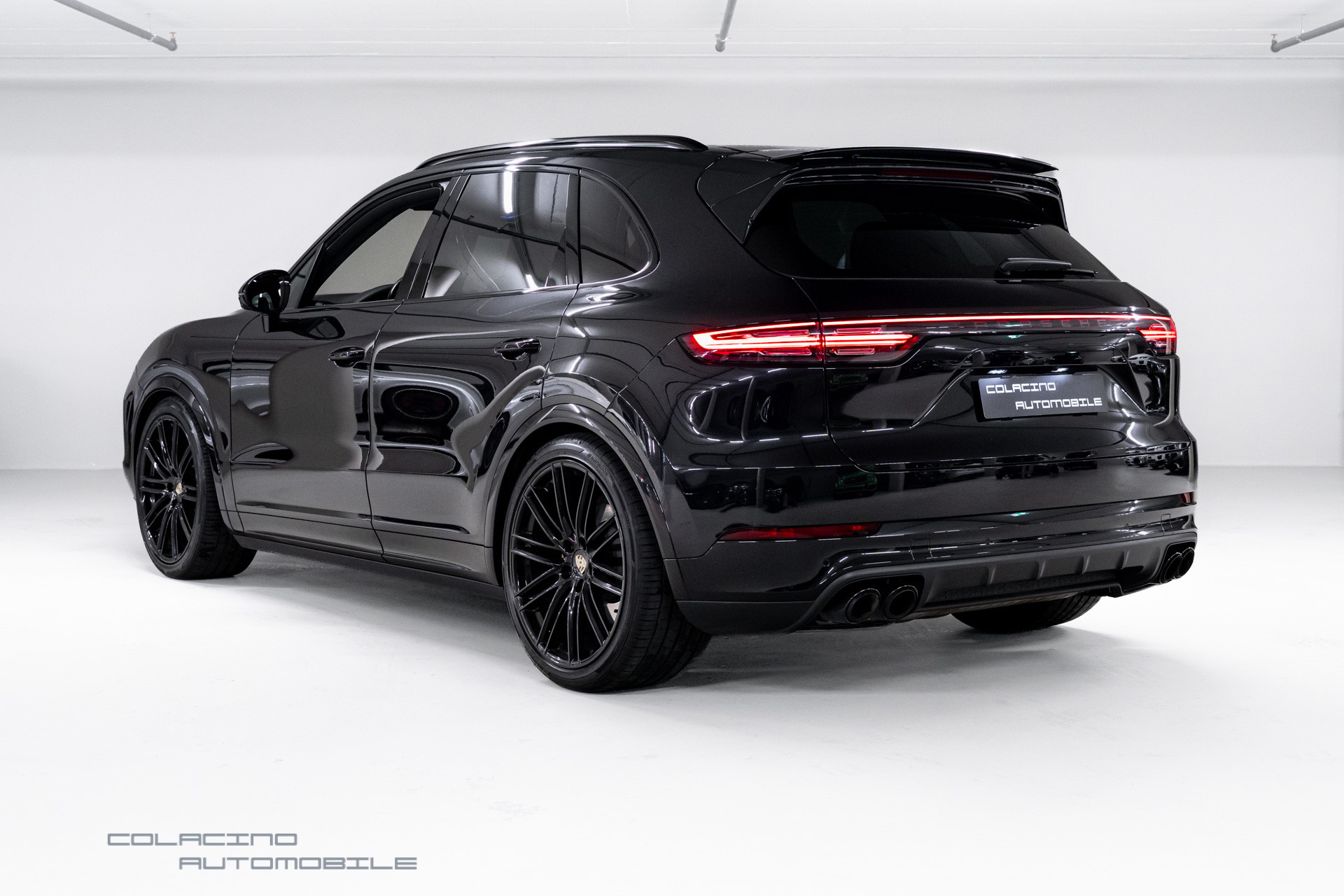 PORSCHE Cayenne Turbo-image-3