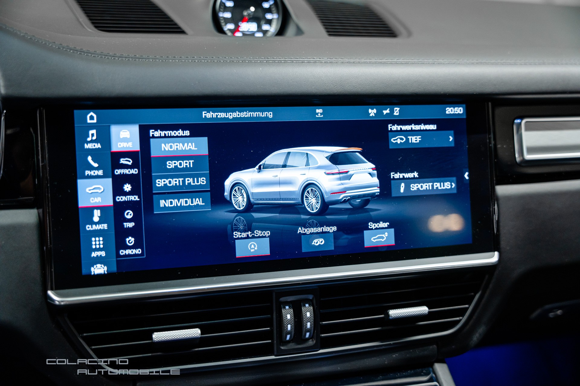 PORSCHE Cayenne Turbo-image-25