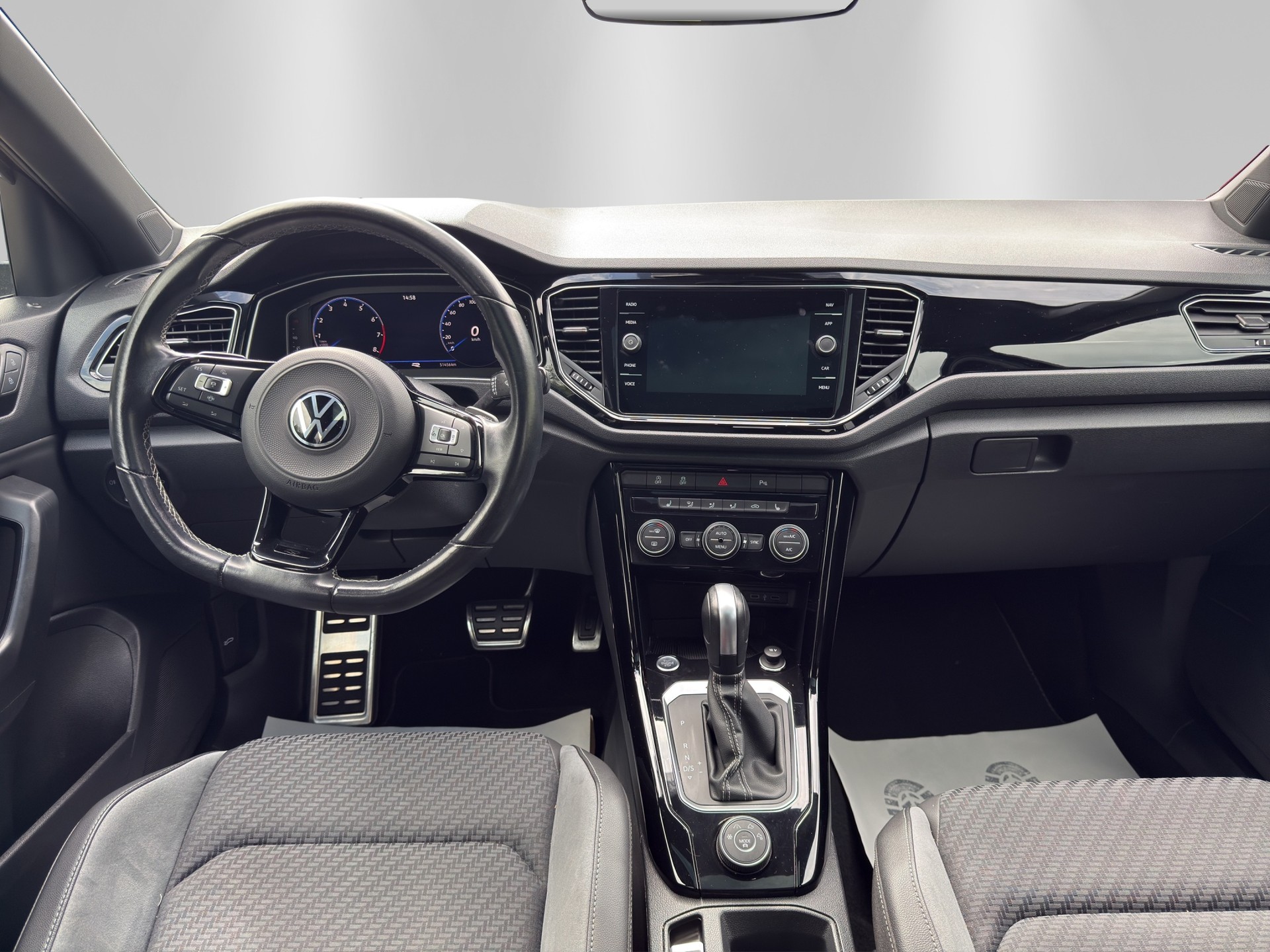 VW T-Roc 2.0 TSI R DSG 4Motion-image-9