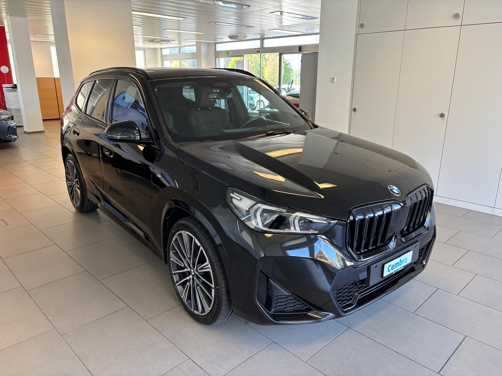 BMW X1 xDrive 23d 48V M Sport-image-1