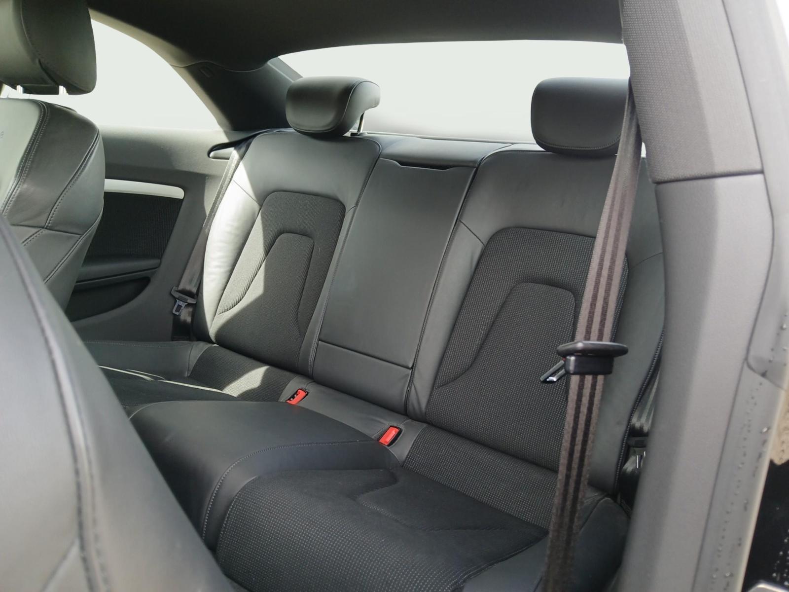 AUDI A5 Coupé 3.0 V6 TDI quattro-image-9