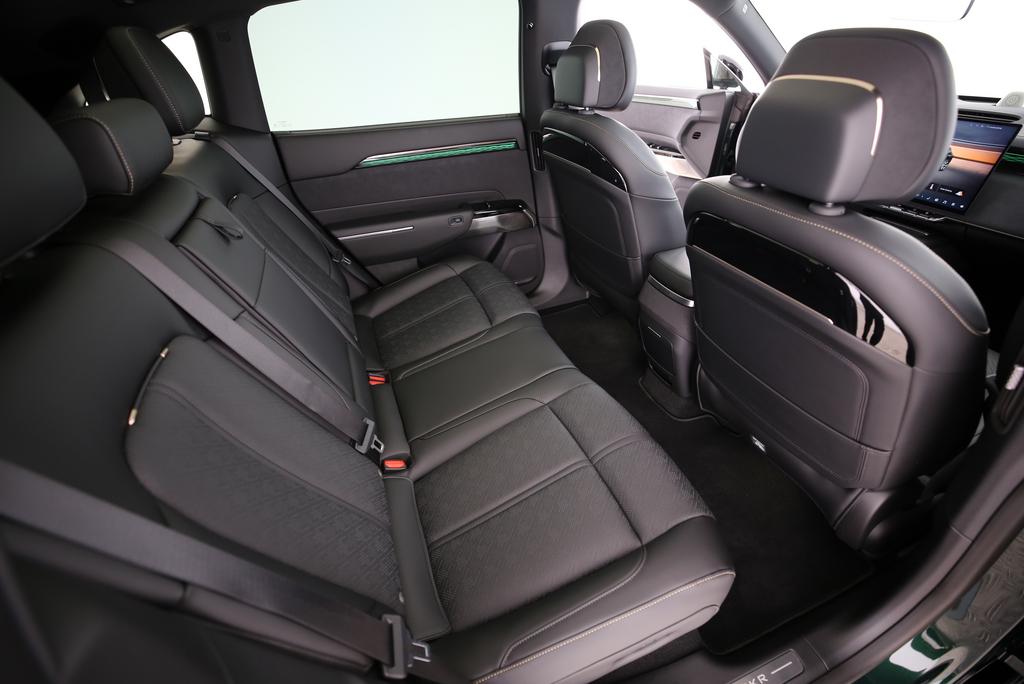 ZEEKR 7X Privilege AWD-image-11