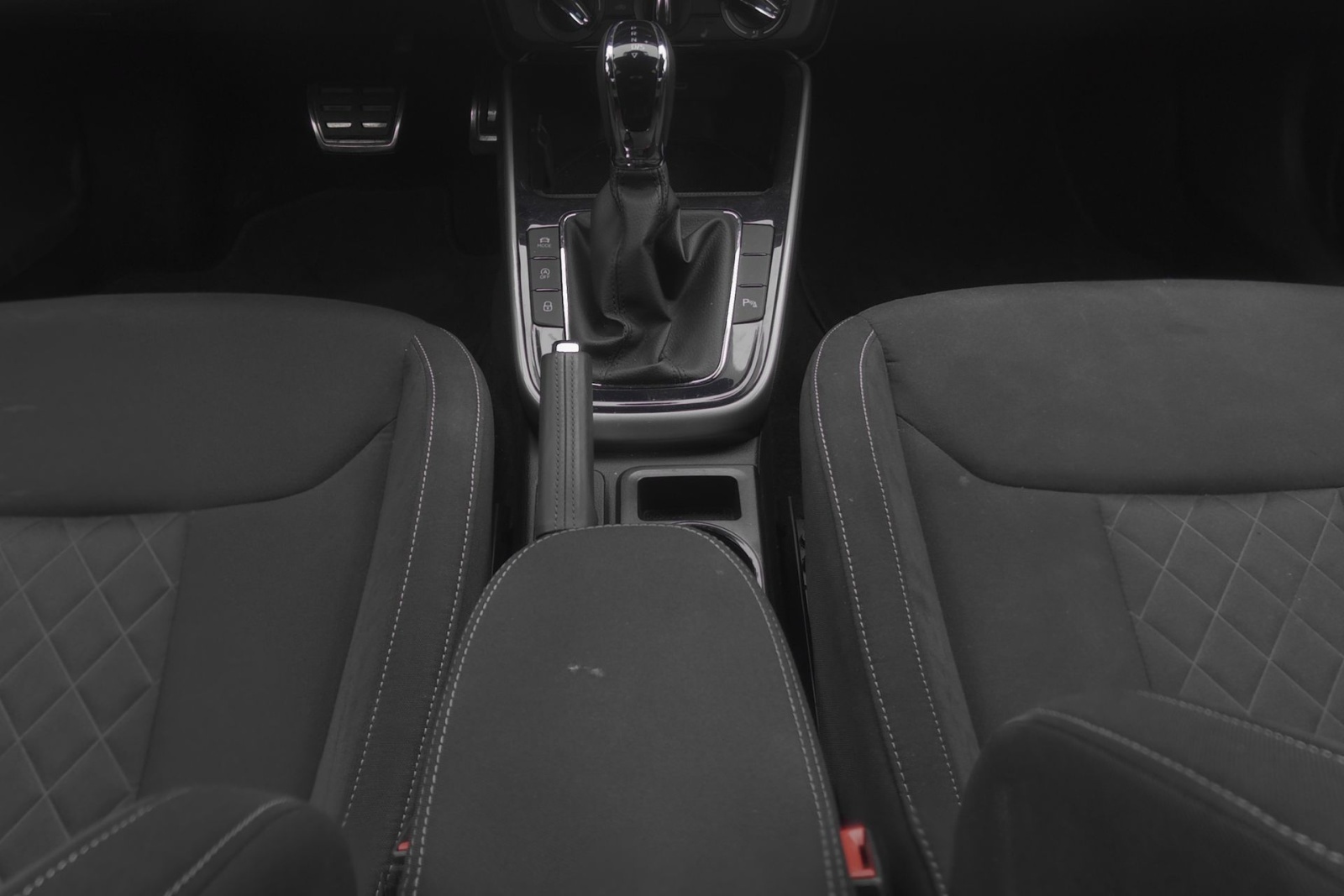 SKODA Fabia 1.0 TSI Selection DSG-image-8
