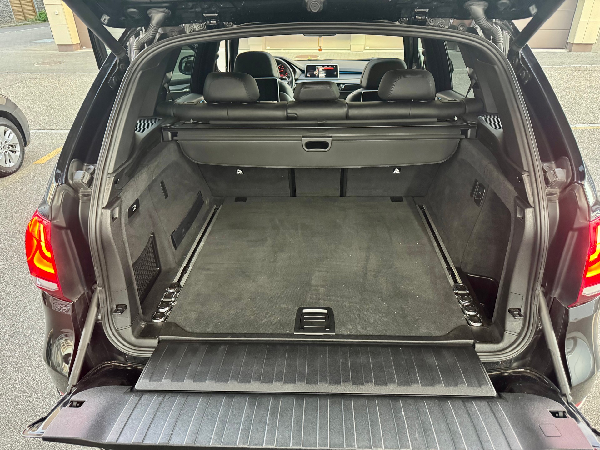 BMW X5 xDrive M50d Steptronic-image-9