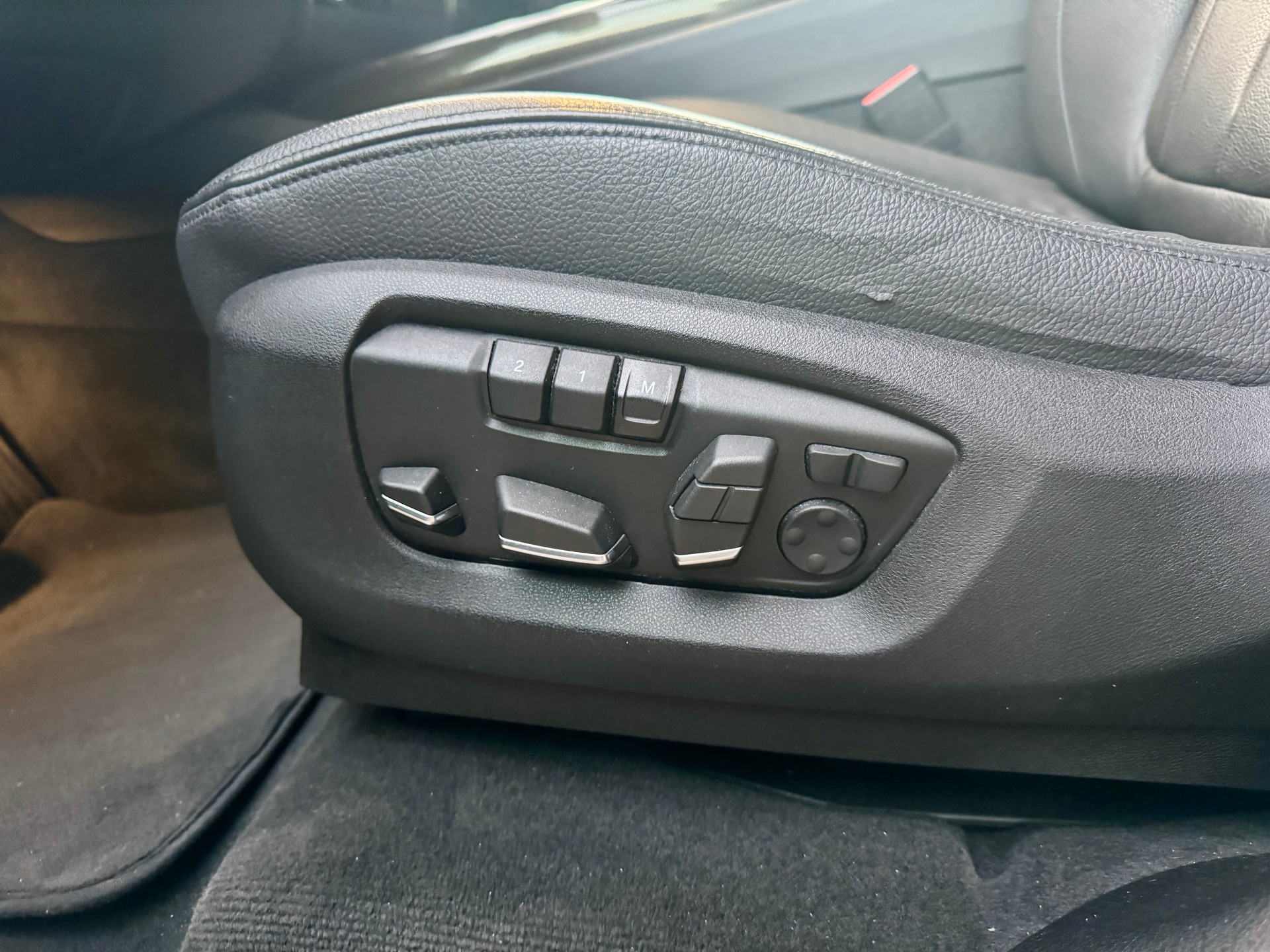 BMW X5 xDrive M50d Steptronic-image-10
