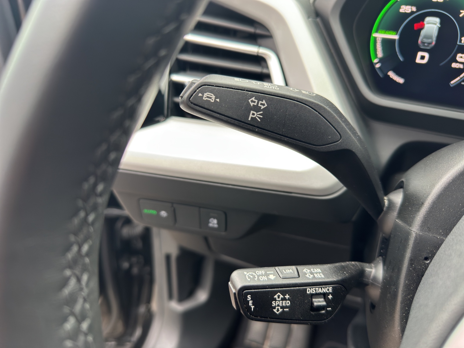 AUDI Q4 e-tron 40-image-13