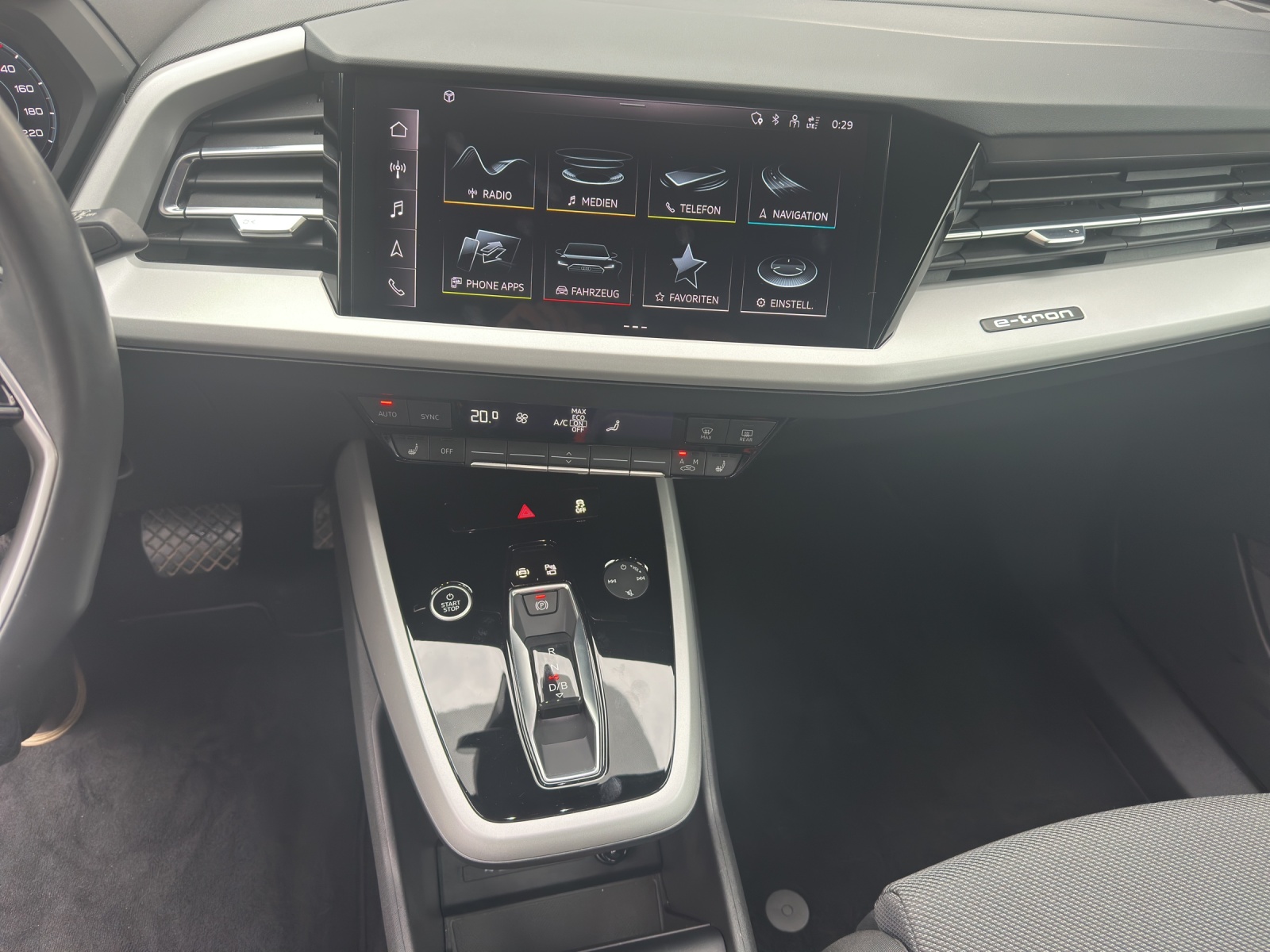 AUDI Q4 e-tron 40-image-11