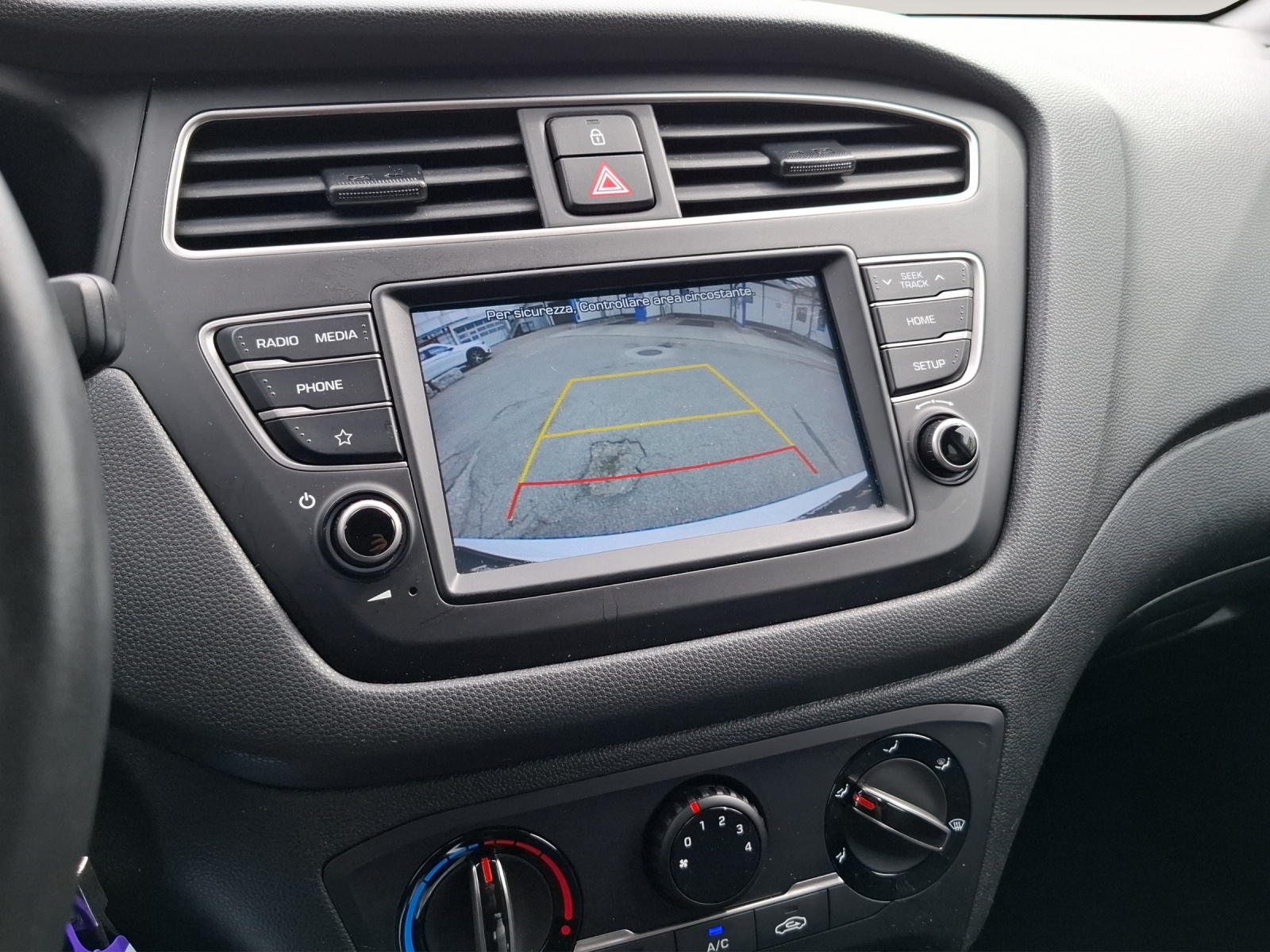 HYUNDAI i20 1.0 T-GDi Origo-image-13