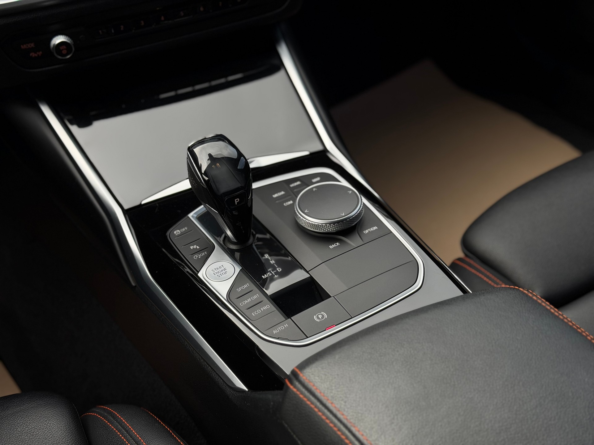 BMW 320d xDrive Touring Sport Line Steptronic-image-15