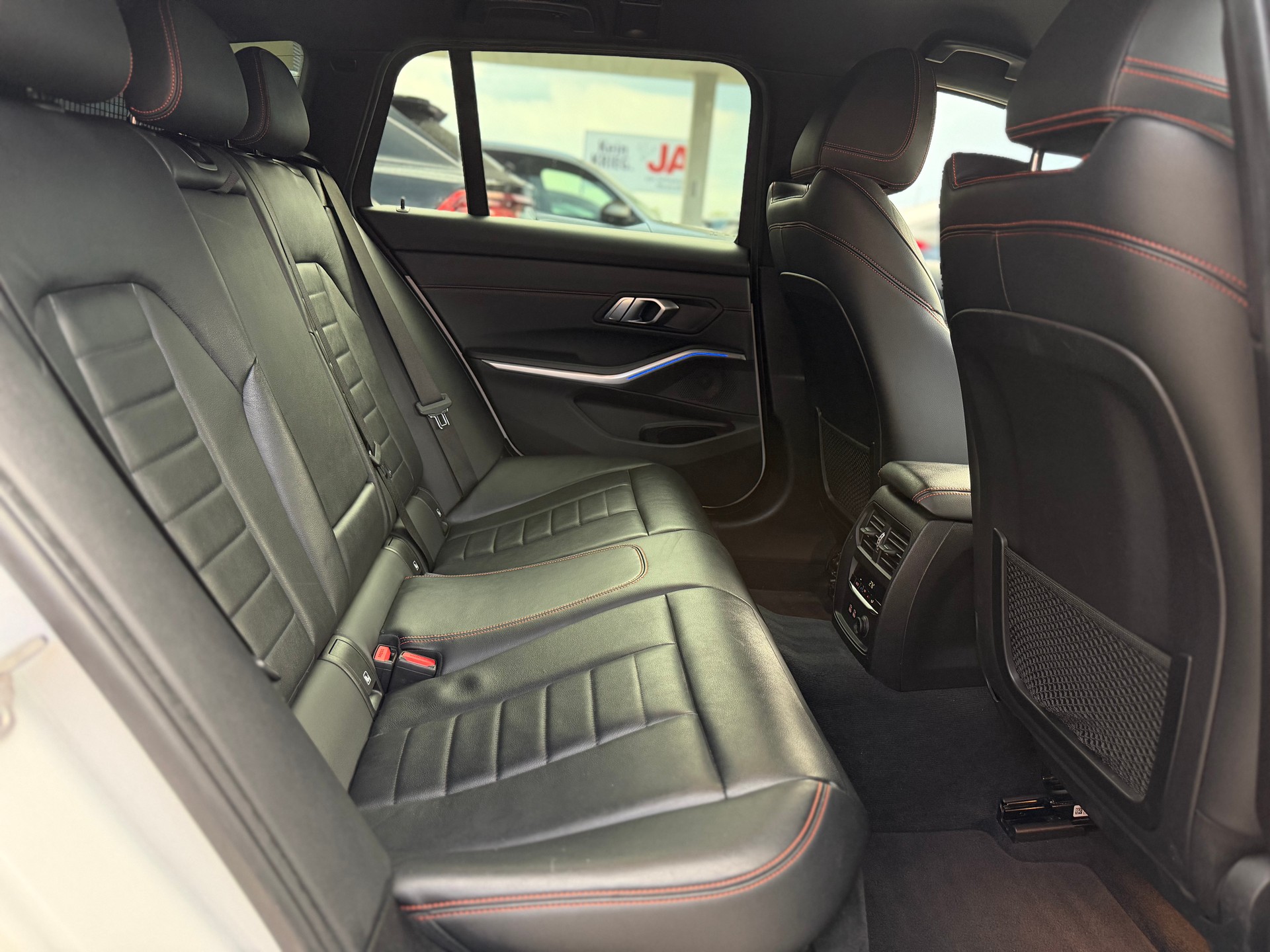 BMW 320d xDrive Touring Sport Line Steptronic-image-11