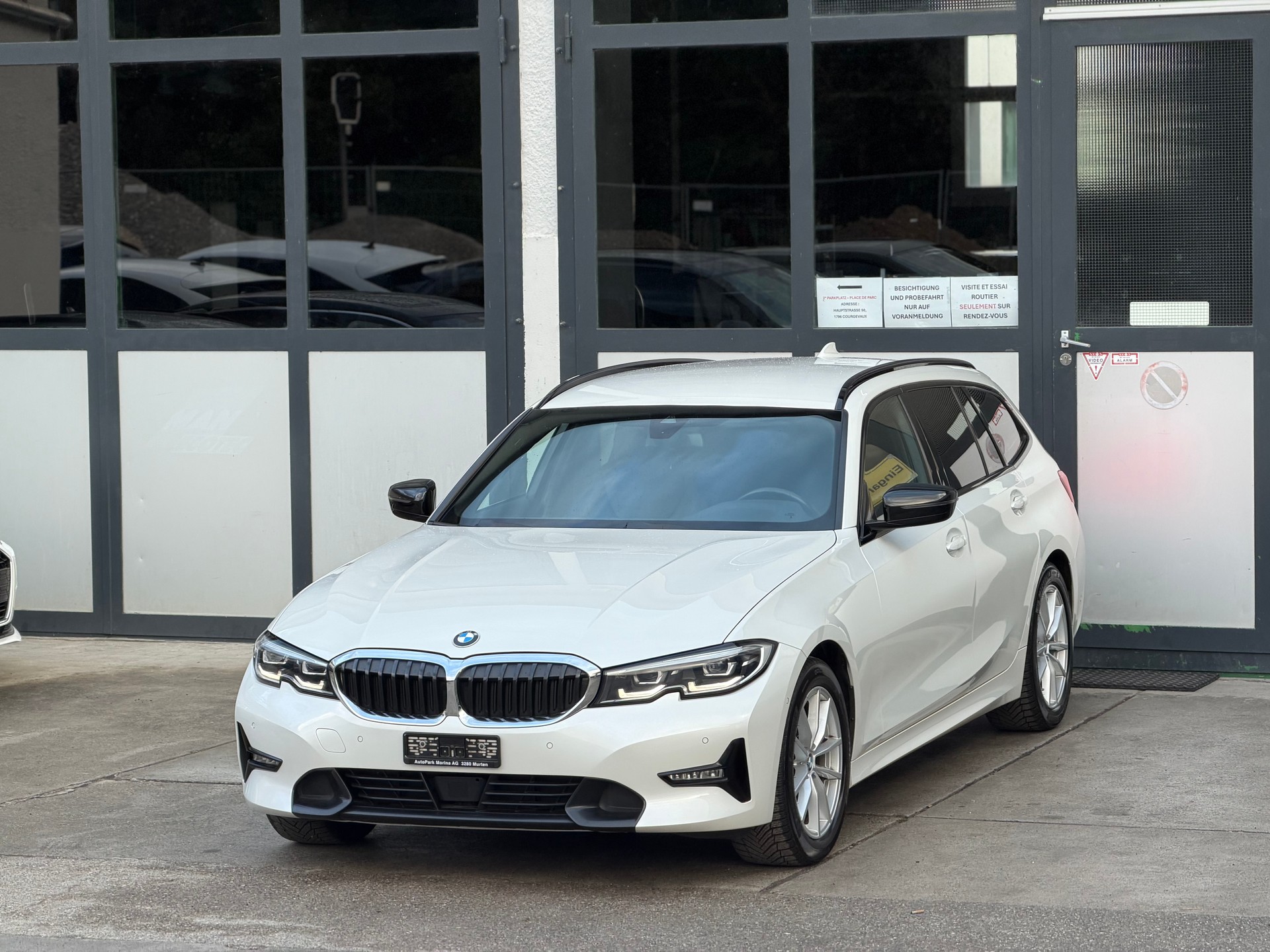 BMW 320d xDrive Touring Sport Line Steptronic-image-1