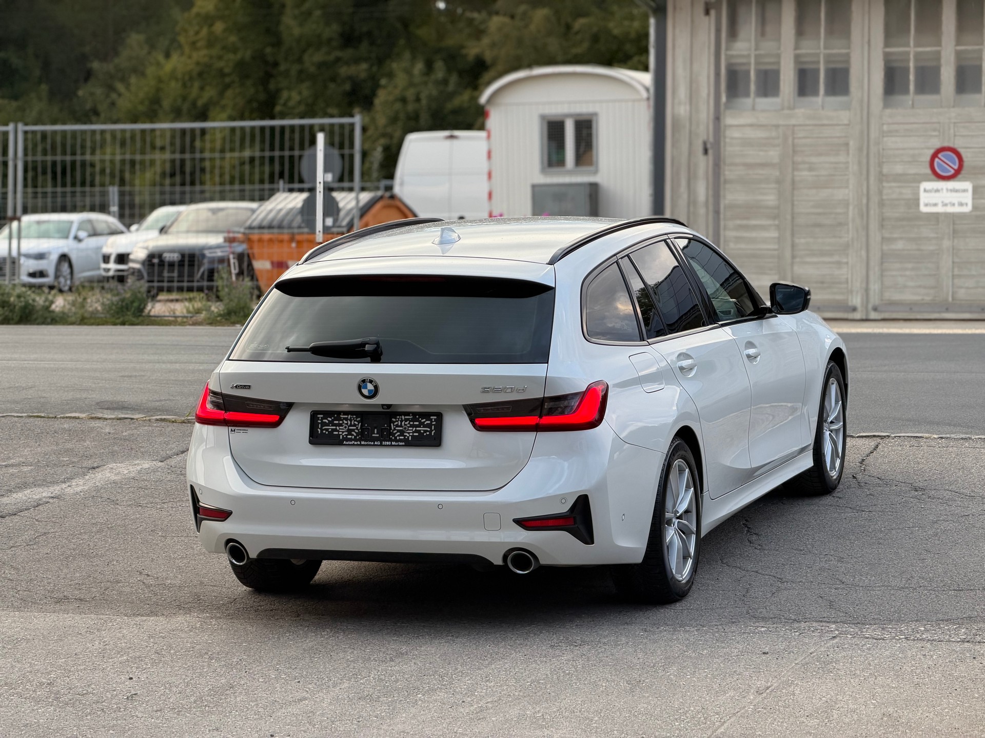 BMW 320d xDrive Touring Sport Line Steptronic-image-4