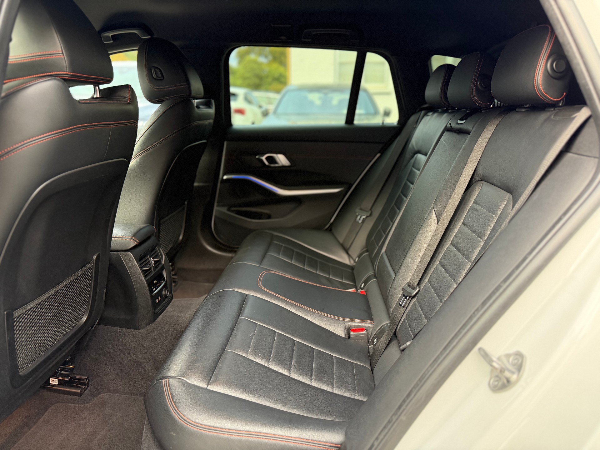 BMW 320d xDrive Touring Sport Line Steptronic-image-9