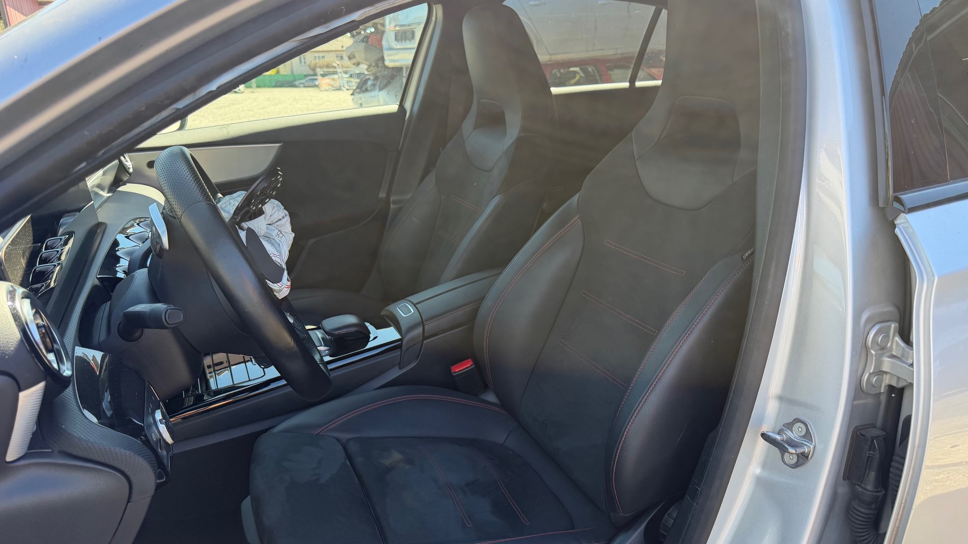 MERCEDES-BENZ A 180 AMG Line 7G-DCT-image-10