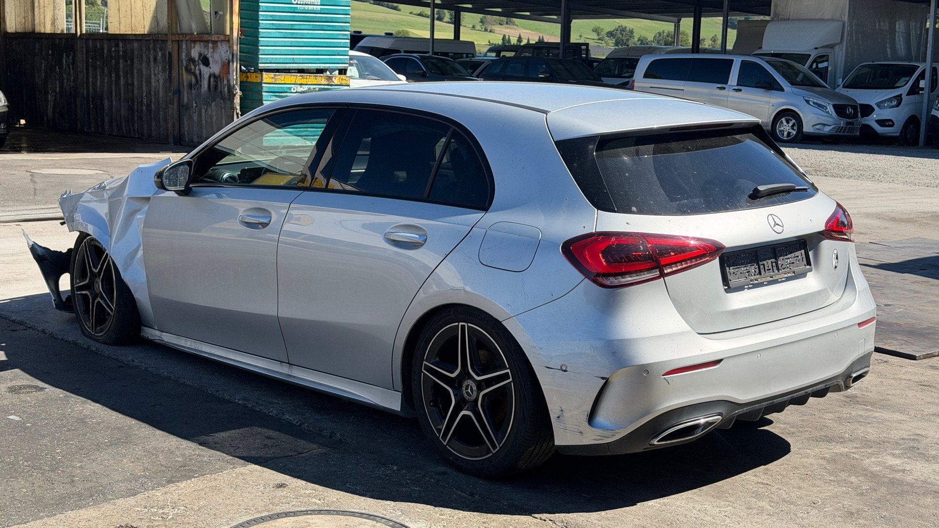 MERCEDES-BENZ A 180 AMG Line 7G-DCT-image-4