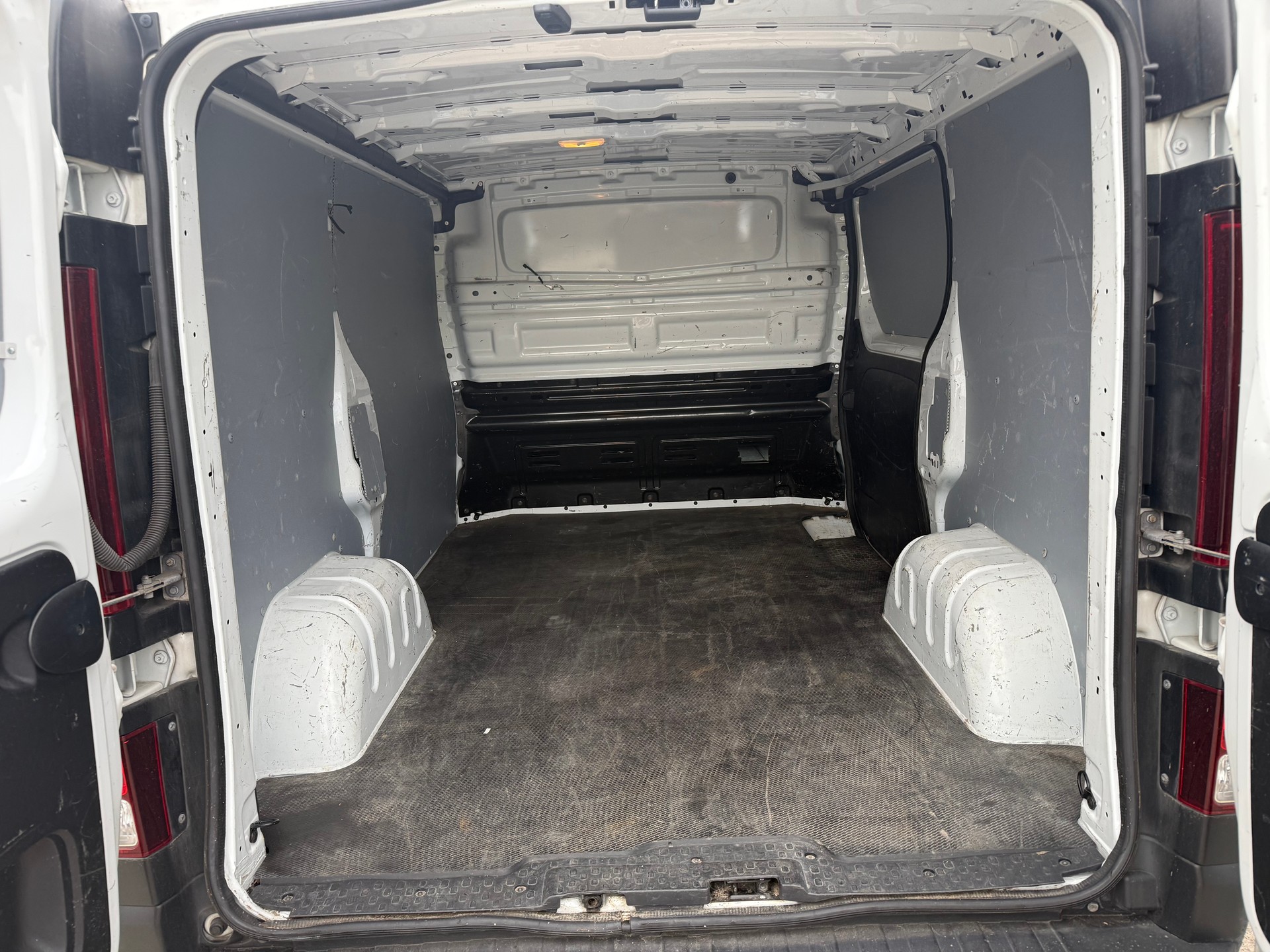 OPEL Vivaro 1.6 CDTI 2.7t L1H1-image-7
