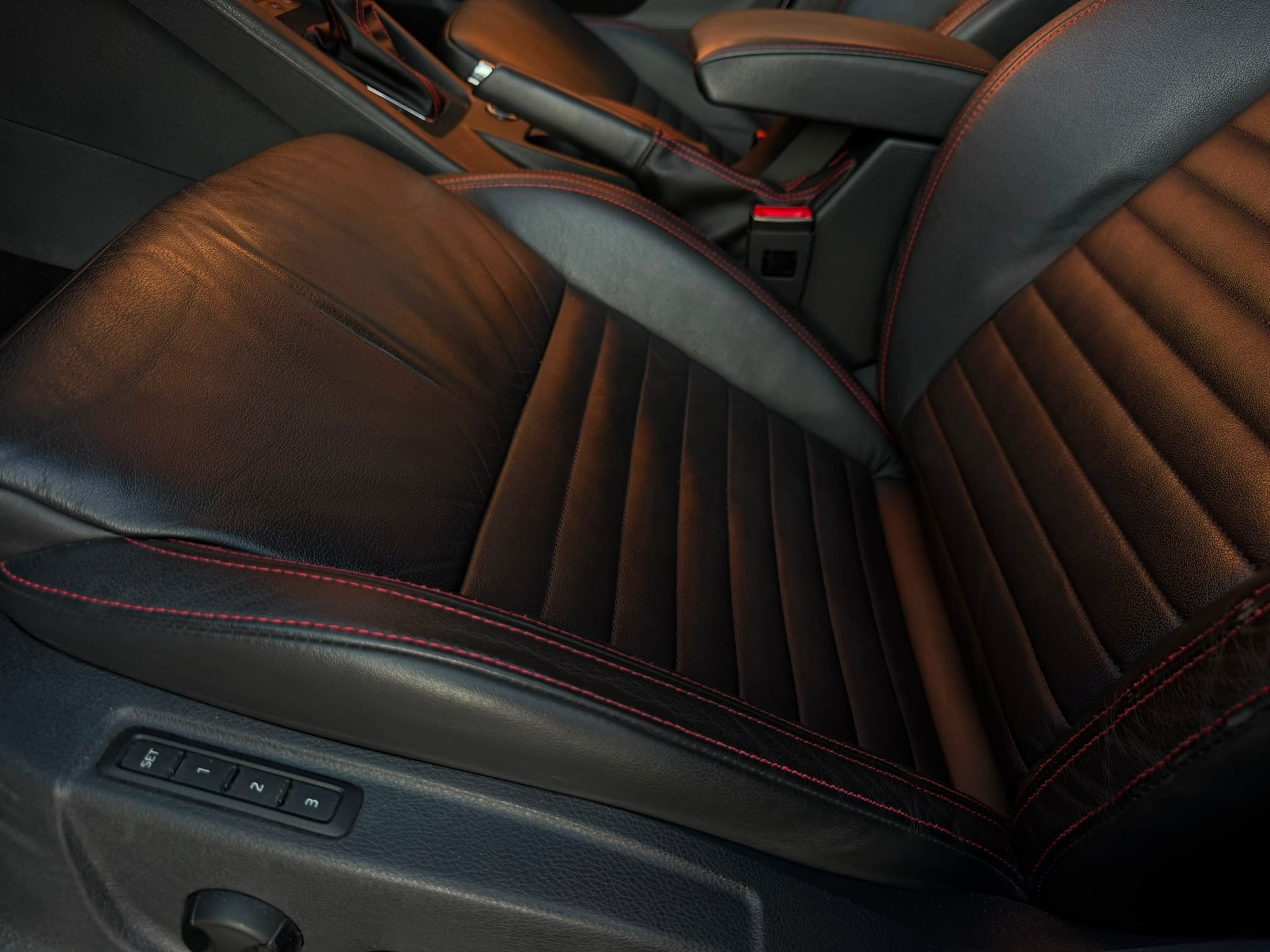 SKODA Octavia Combi 2.0 TSI RS DSG-image-8