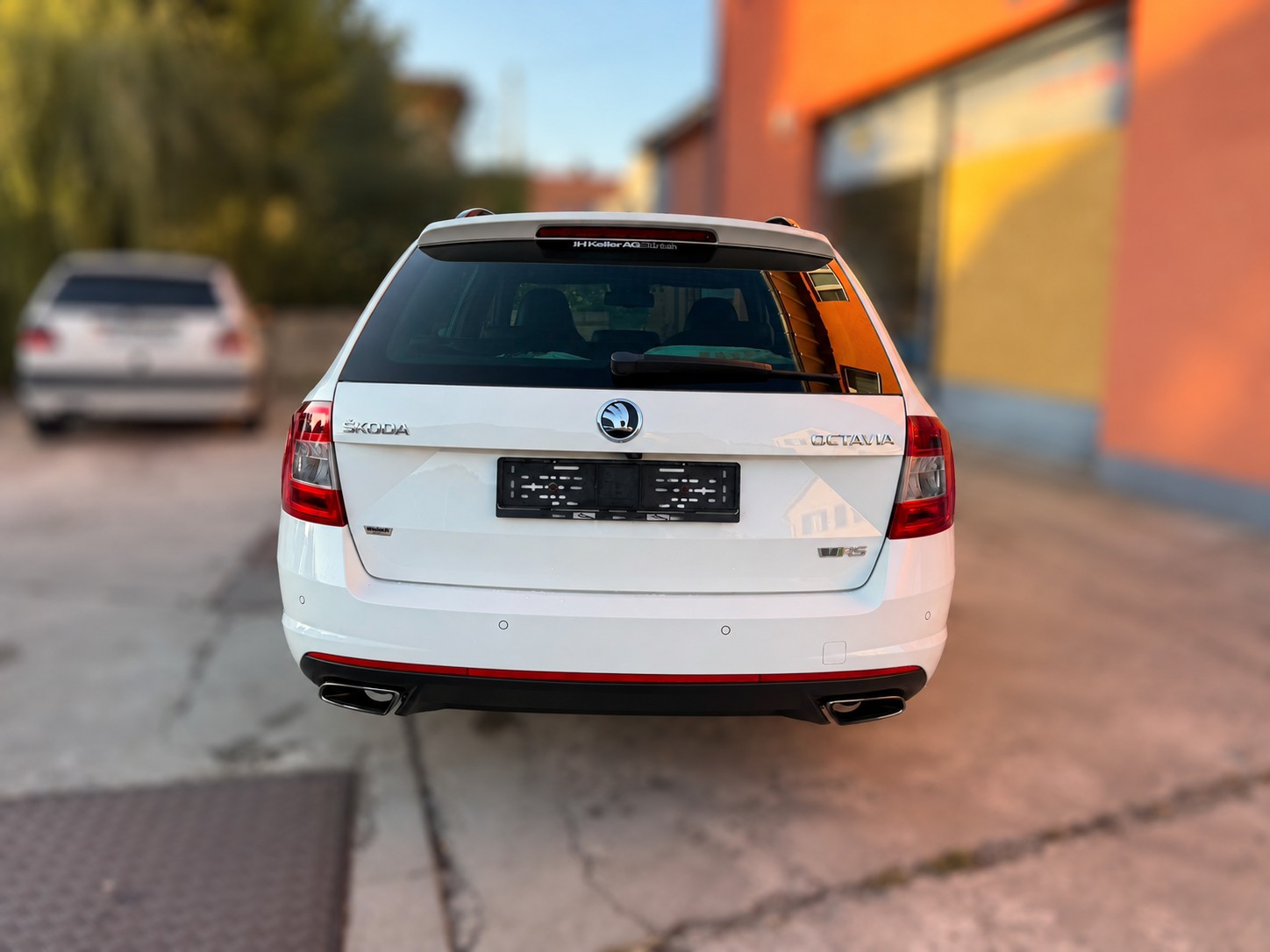 SKODA Octavia Combi 2.0 TSI RS DSG-image-3