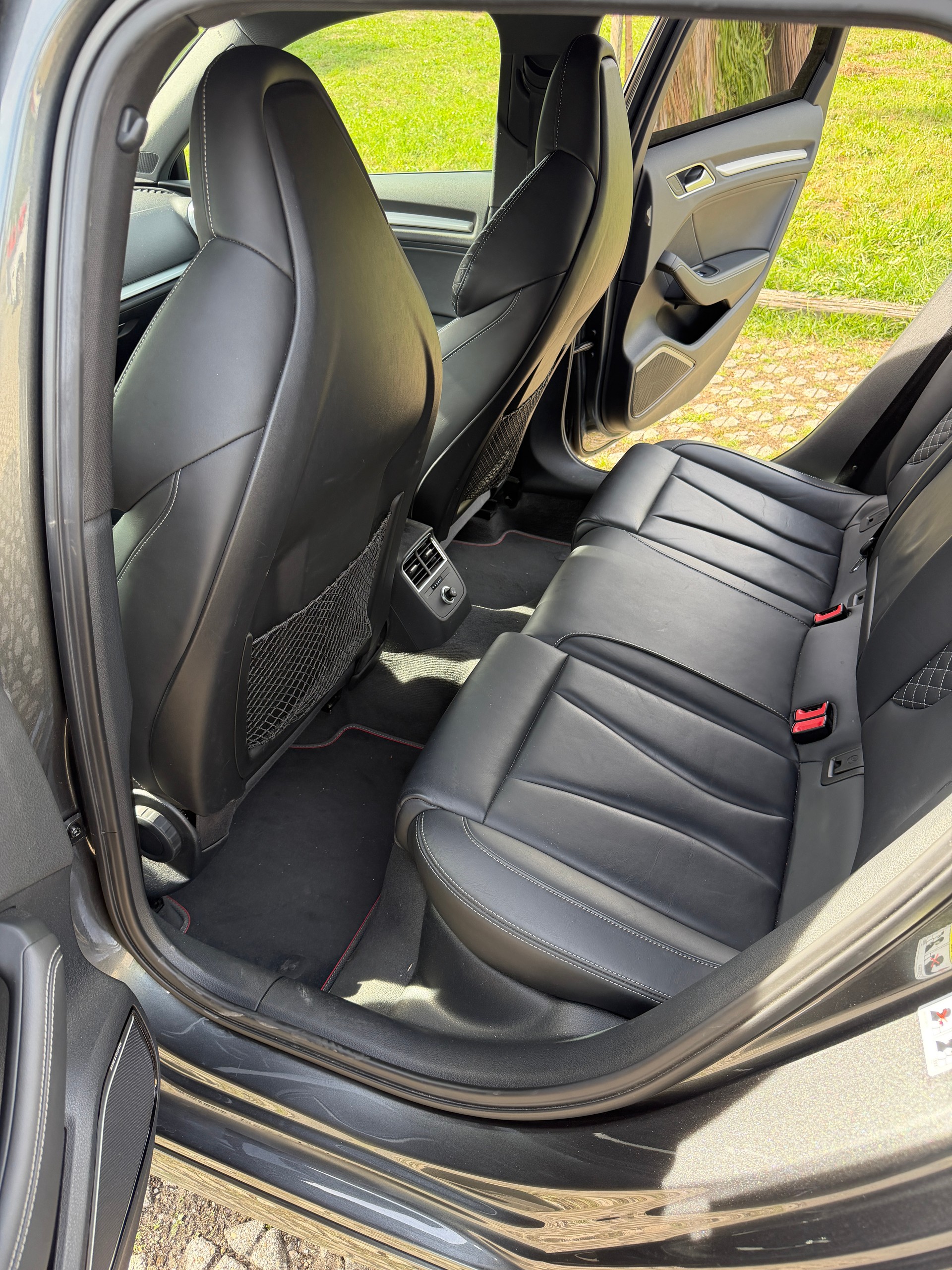 AUDI S3 2.0 T FSI quattro S-Tronic-image-5