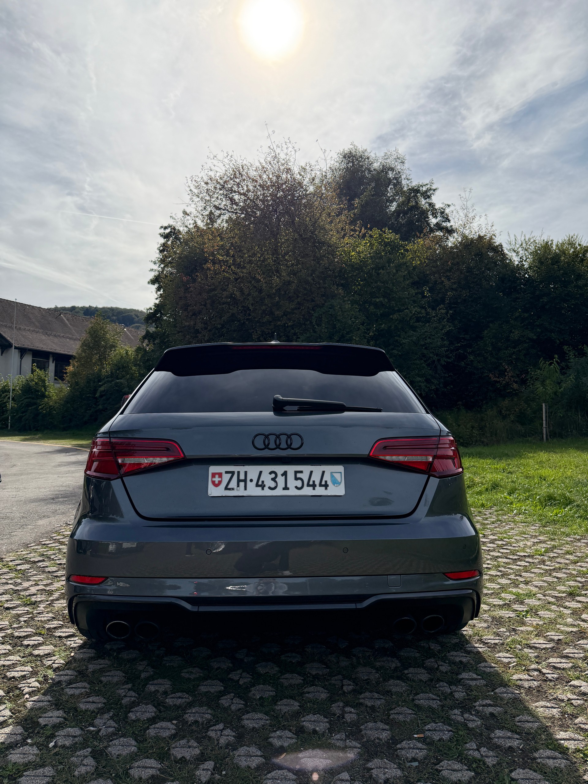AUDI S3 2.0 T FSI quattro S-Tronic-image-3
